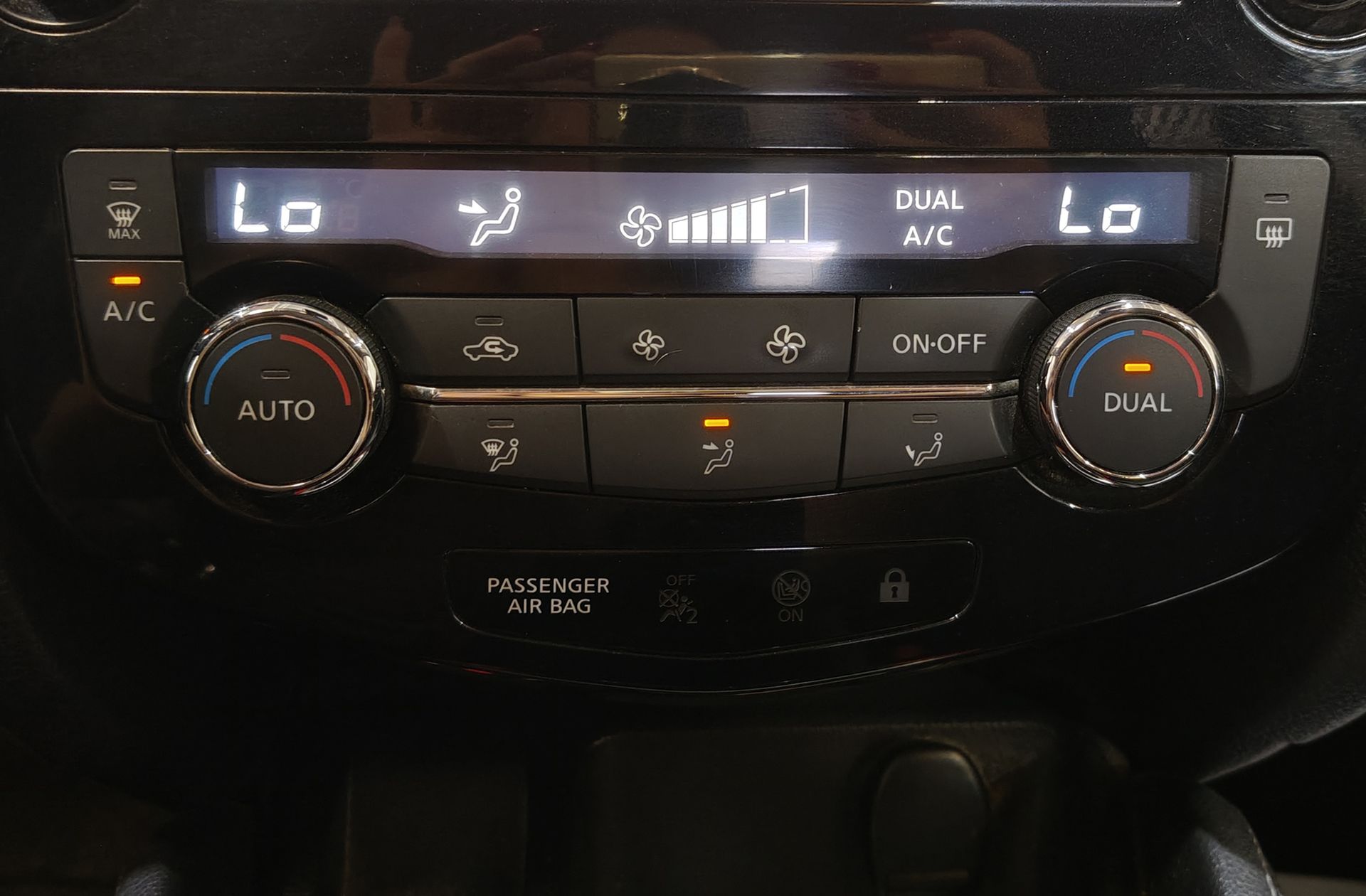 Nissan Qashqai 1.2 DIG-T N-Connecta 4x2 XTronic - foto 29