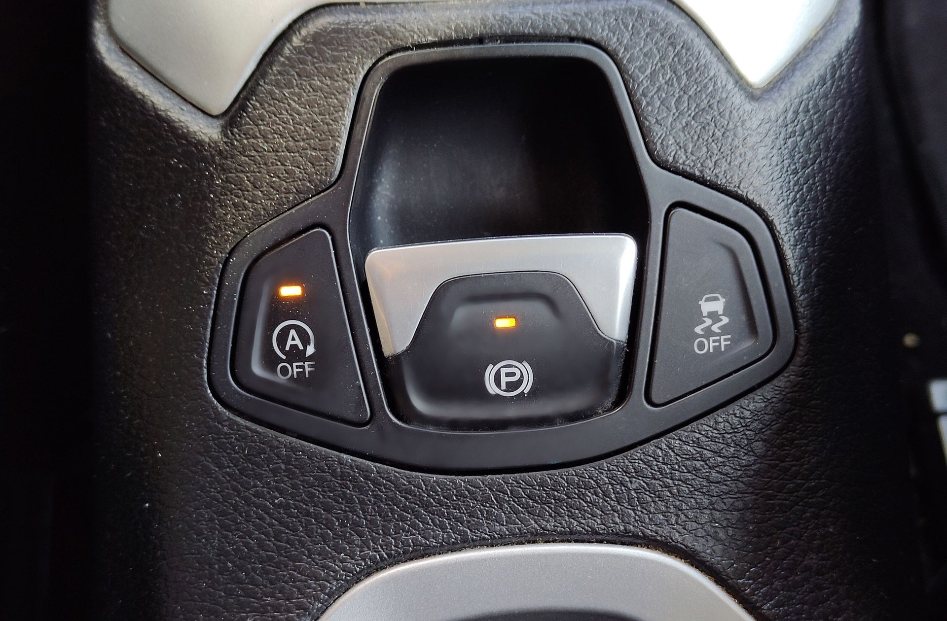 Jeep Renegade 1.4 MultiAir Longitude 4x2 - foto 27