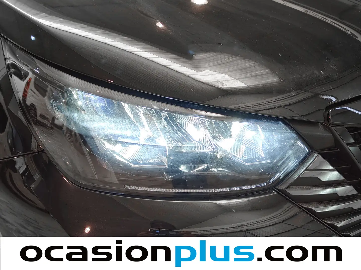 Foto Peugeot 2008 Peugeot 2008 Allure Hybrid eDCS6 (145 CV)