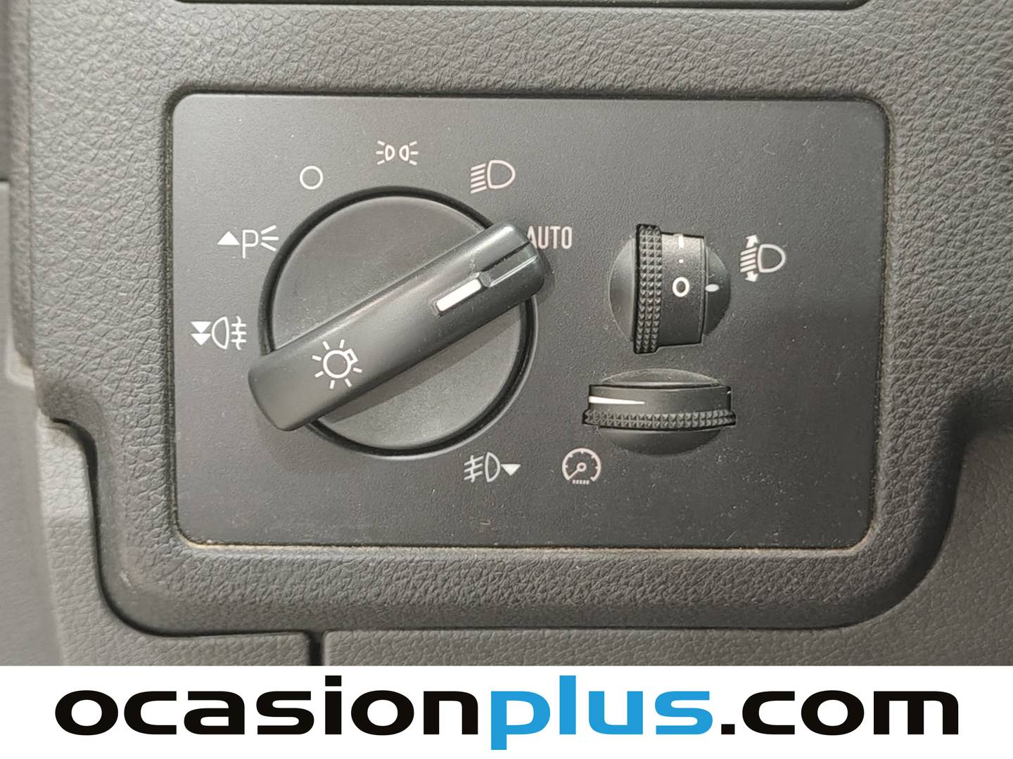 Extras del Ford C-Max Ford C-Max 1.8 Flexifuel Ghia (125 CV)