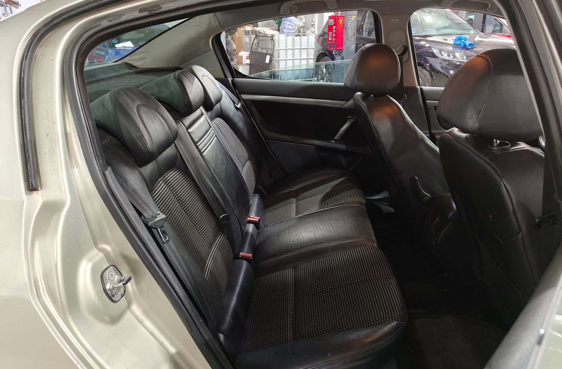Peugeot 407 2.0 HDi ST Sport Pack - foto 15