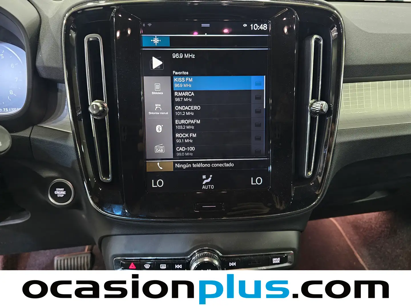 Foto Volvo XC40 Volvo XC40 B3 G Momentum Pro Auto (163 CV)