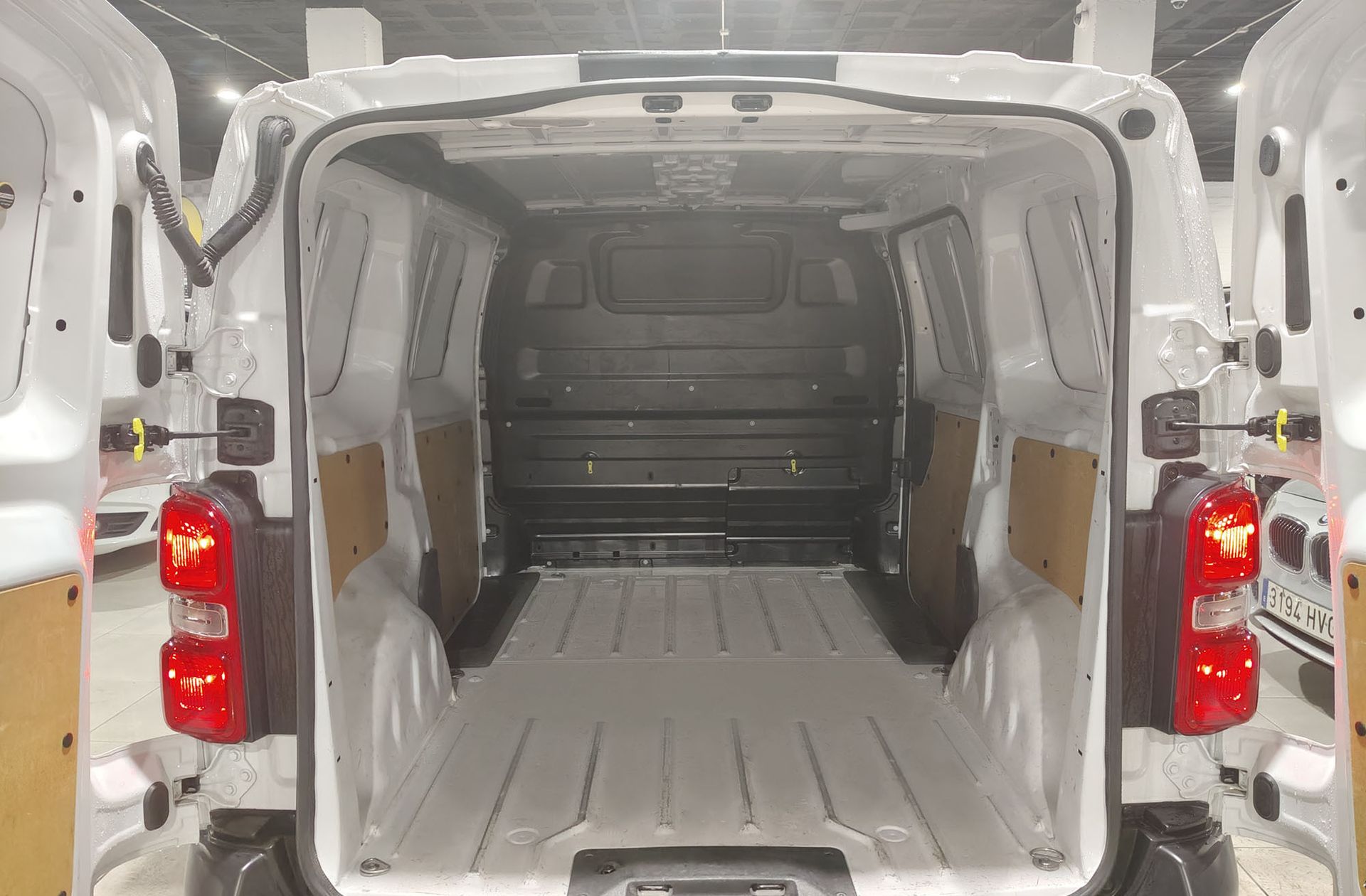Opel Vivaro Furgon BlueHDi 120 - foto 11