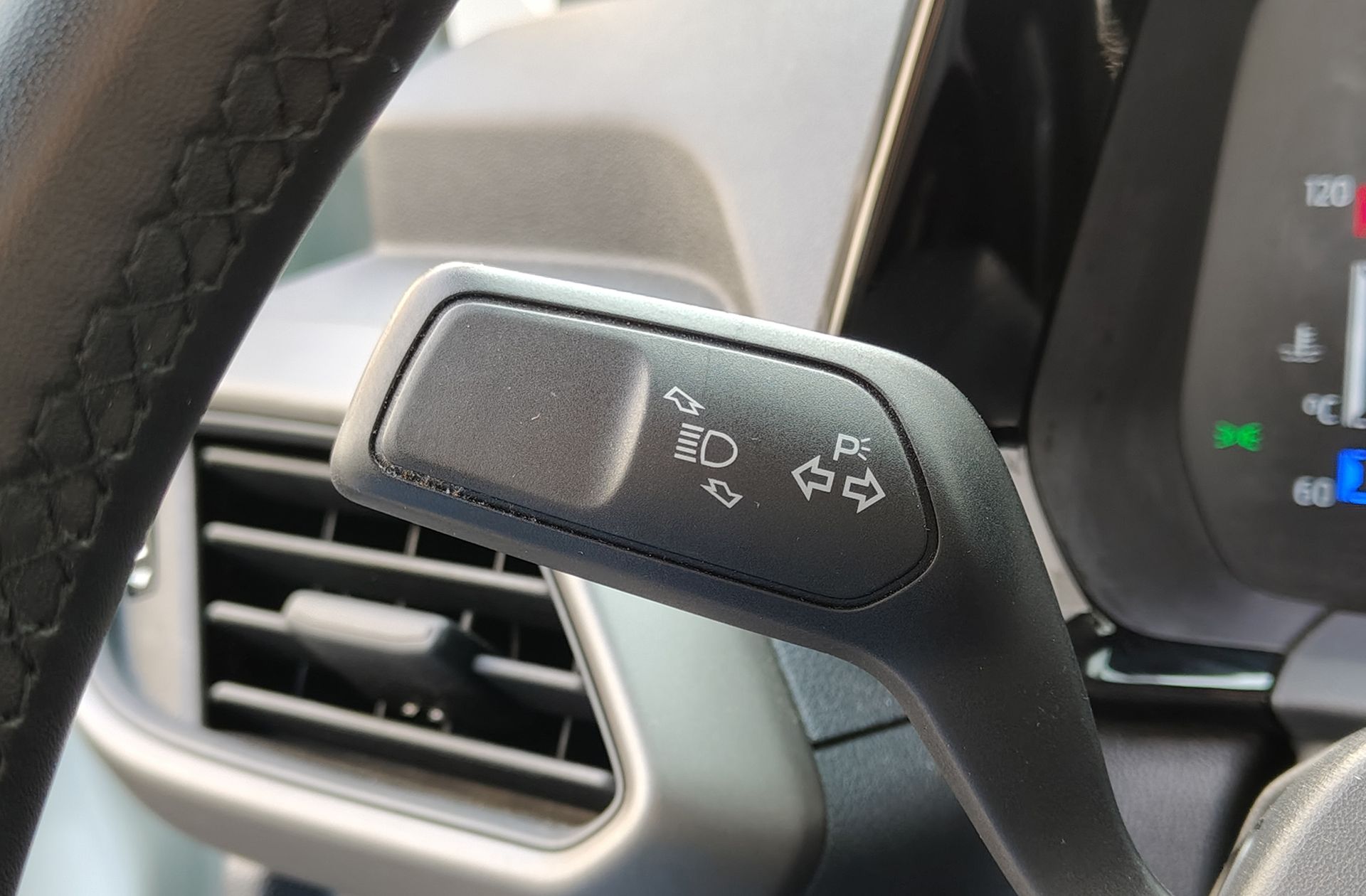 Ford Tourneo Courier 1.0 EcoBoost Trend - foto 25