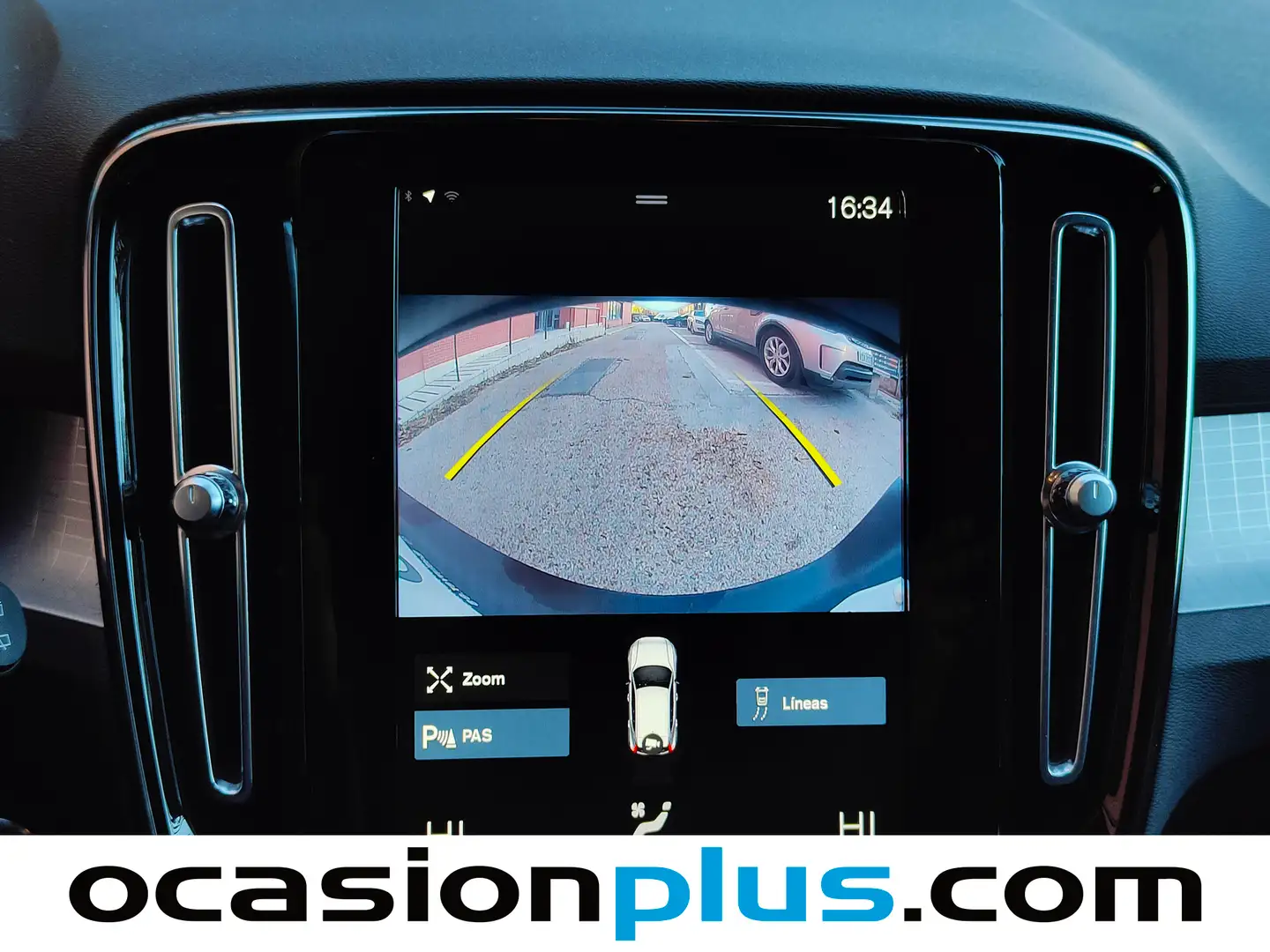 Foto Volvo XC40 Volvo XC40 T3 Momentum Pro Auto (163 CV)