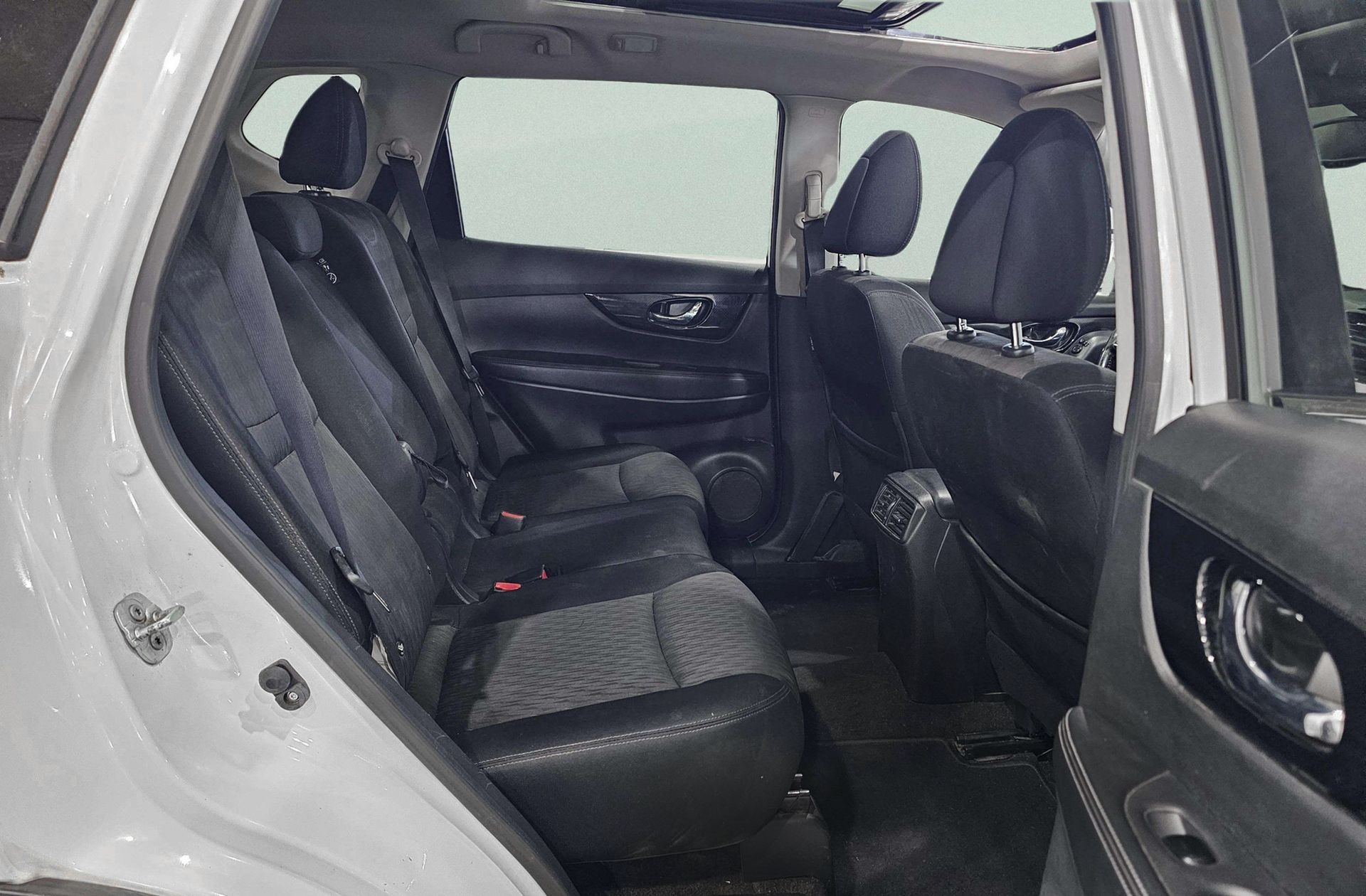 Nissan X-Trail 1.6 dCi N-Connecta - foto 19