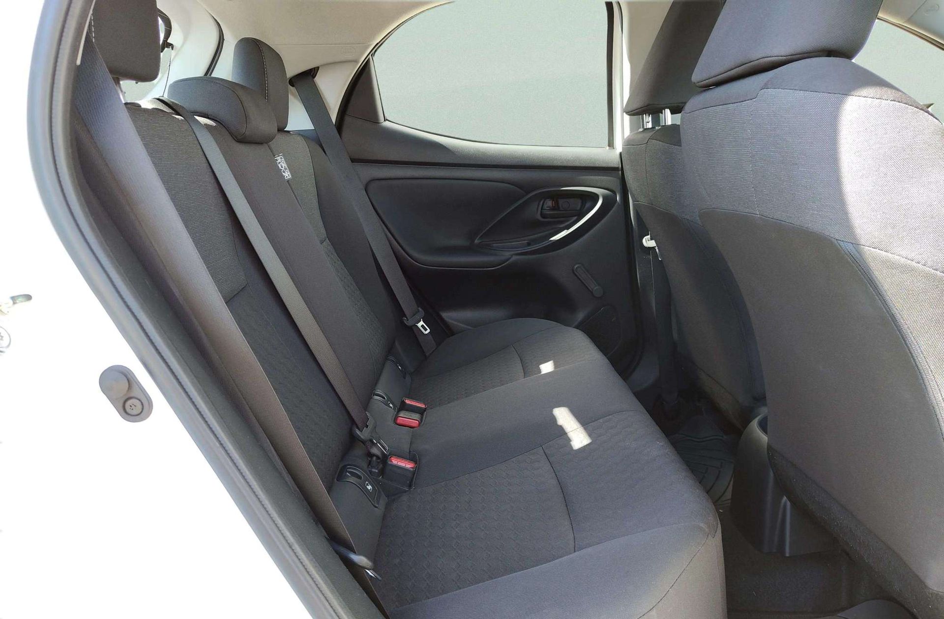 Toyota Yaris 1.5 S-Edition - foto 15