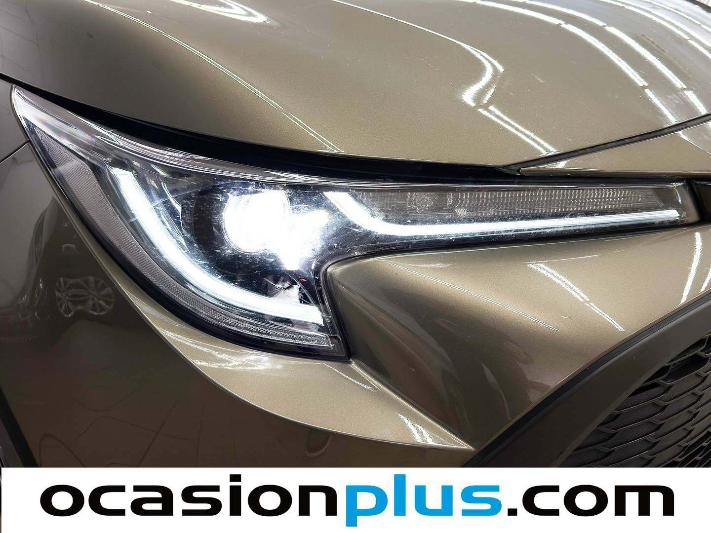 Equipamiento del Toyota Corolla Toyota Corolla Touring Sports 180H Trek E-CVT (180 CV)