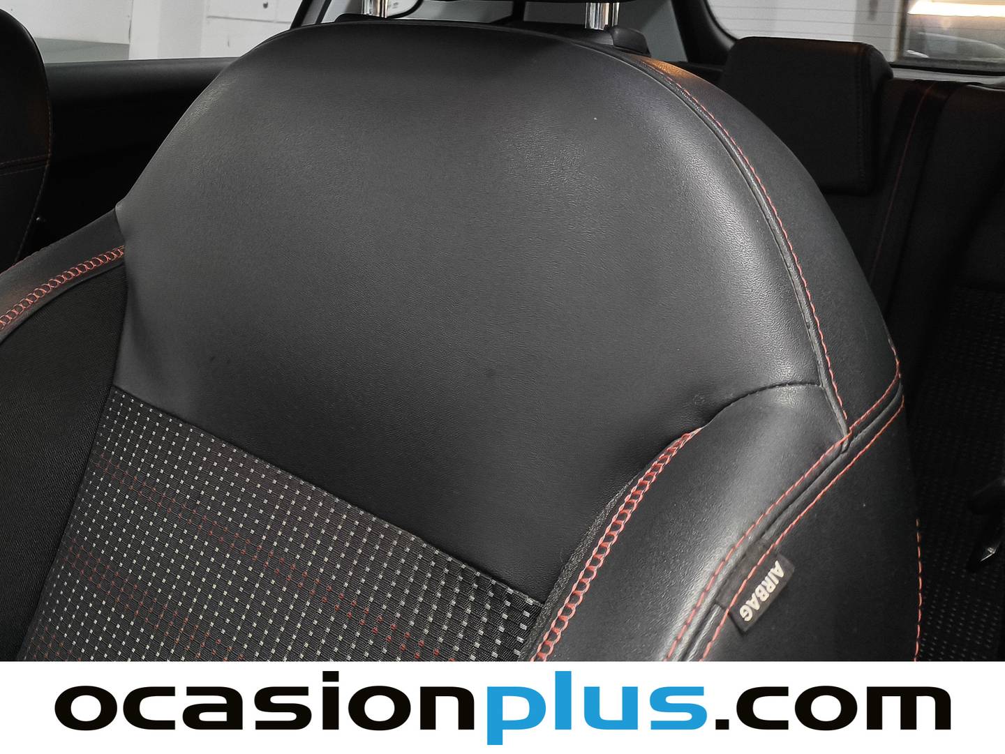 Extras y acabados del Peugeot 2008 Peugeot 2008 PureTech 110 S&S GT Line (110 CV)