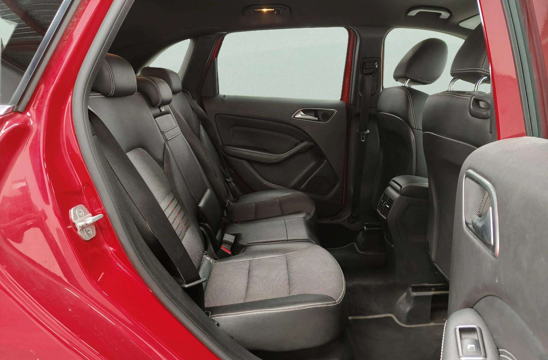 Mercedes-Benz Clase B 180 d - foto 17