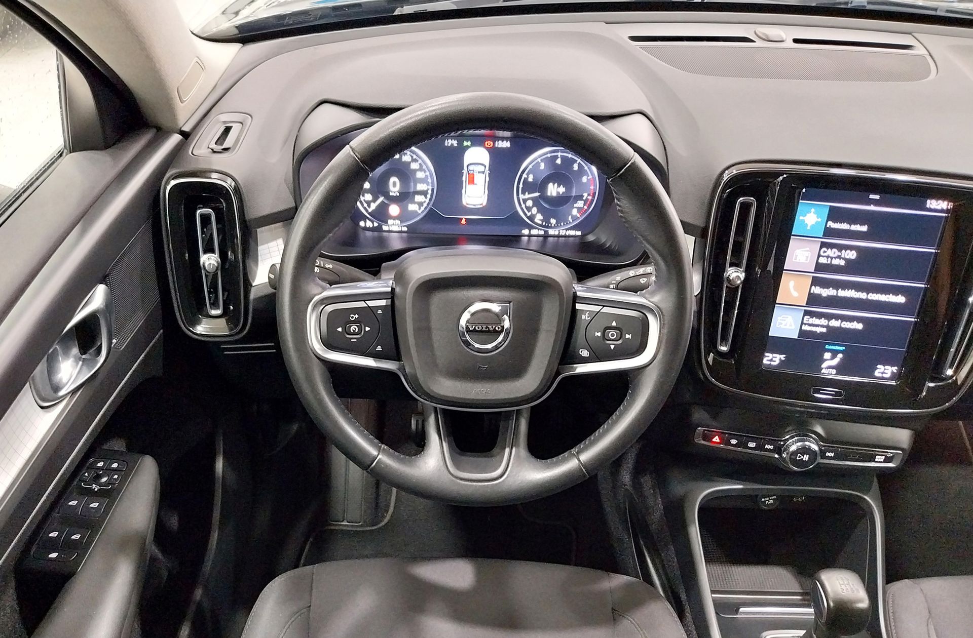 Volvo XC40 T3 Business Plus - foto 23