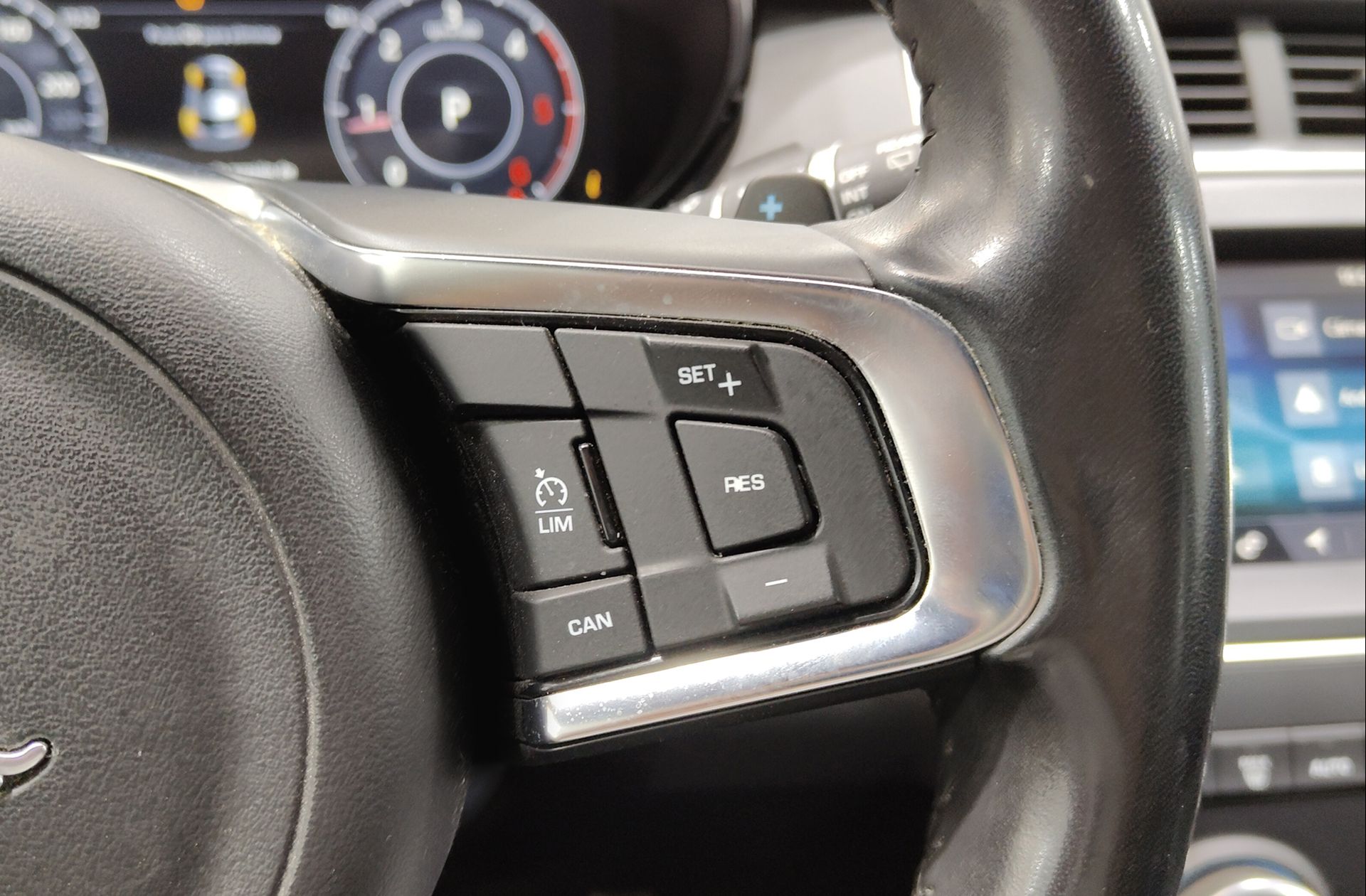 Jaguar E-Pace 2.0D R-Dynamic S 4WD - foto 35