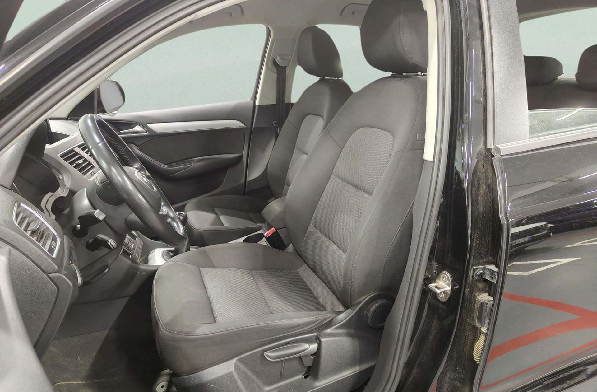 Audi Q3 2.0 TDI Attraction edition - foto 9