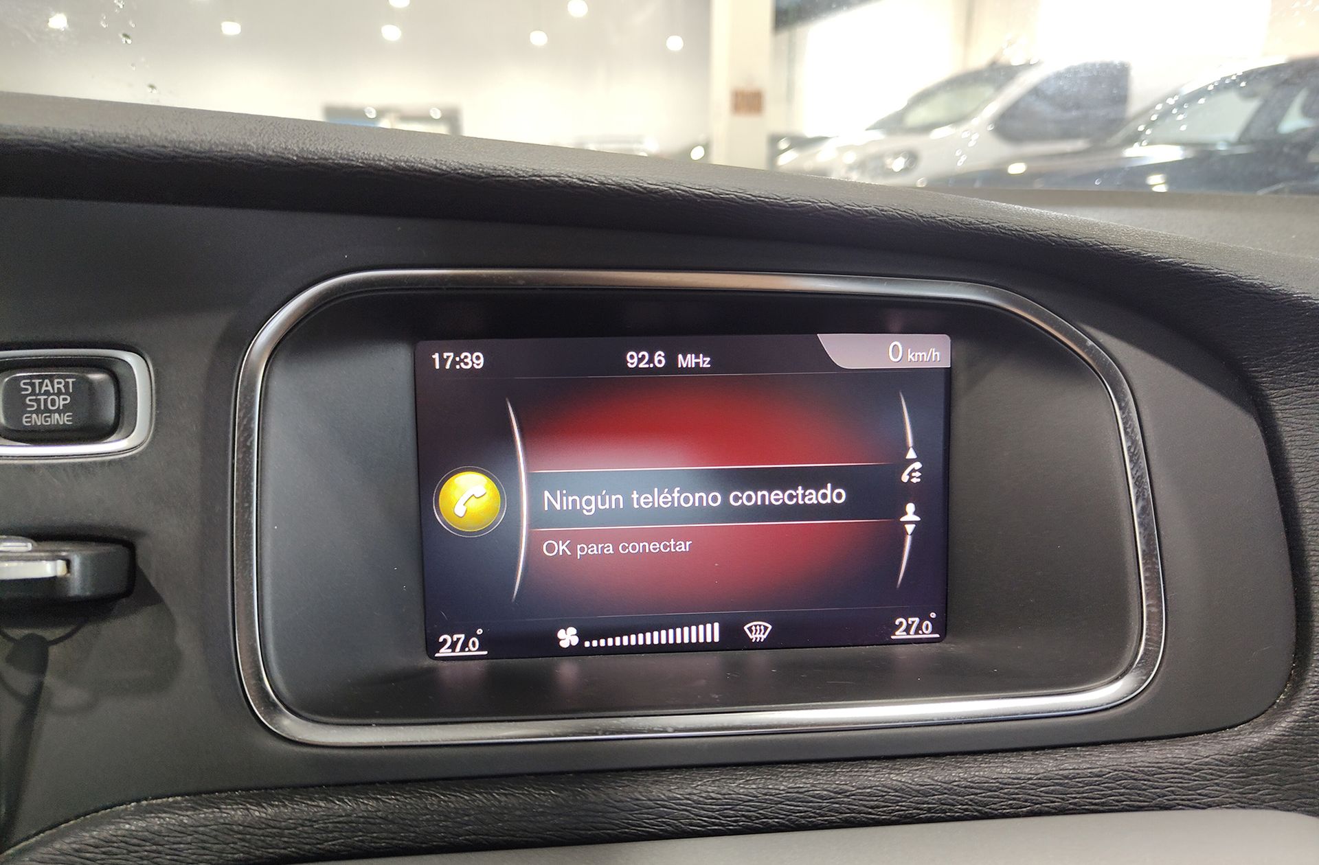Volvo V40 T2 Momentum - foto 31
