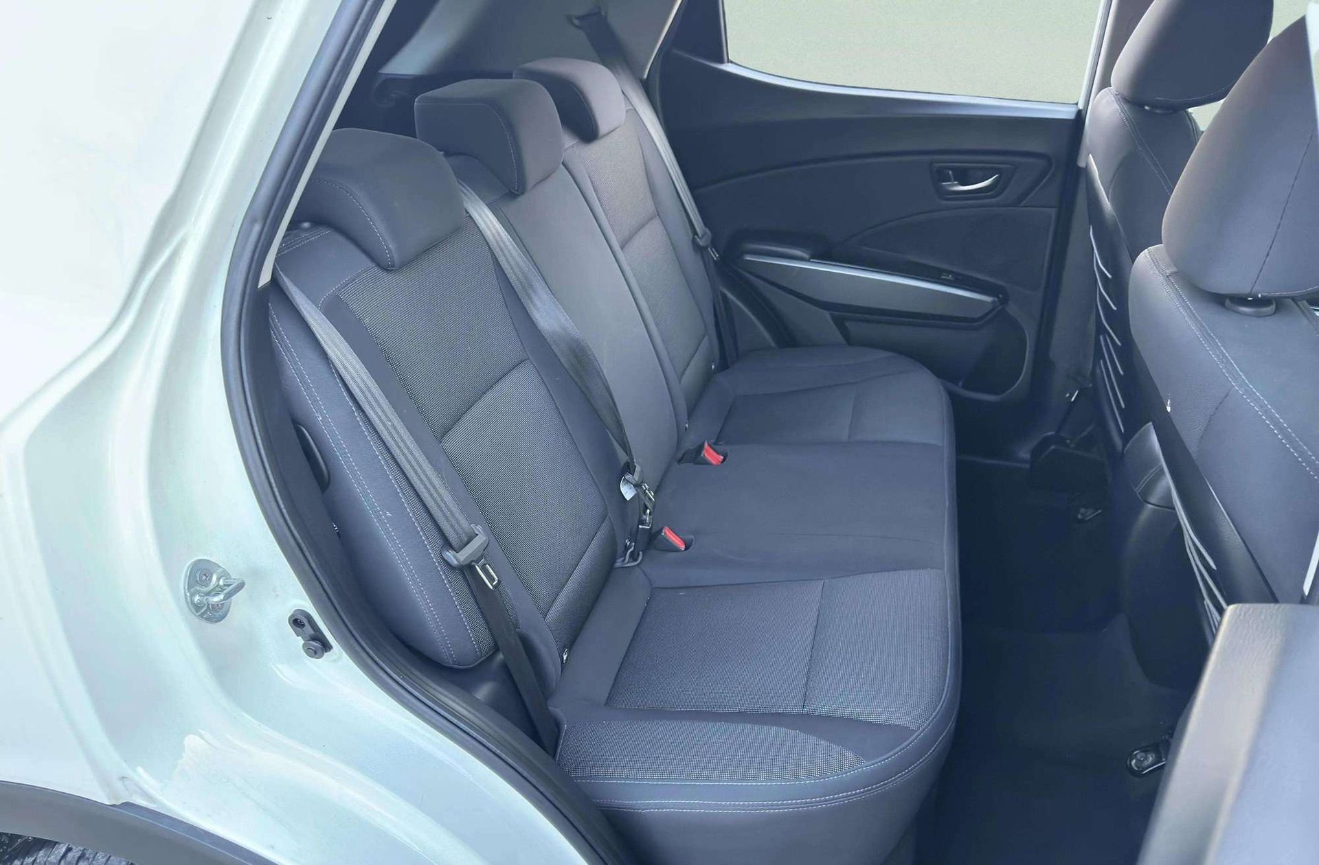 SsangYong Tivoli G12T Urban Plus - foto 16
