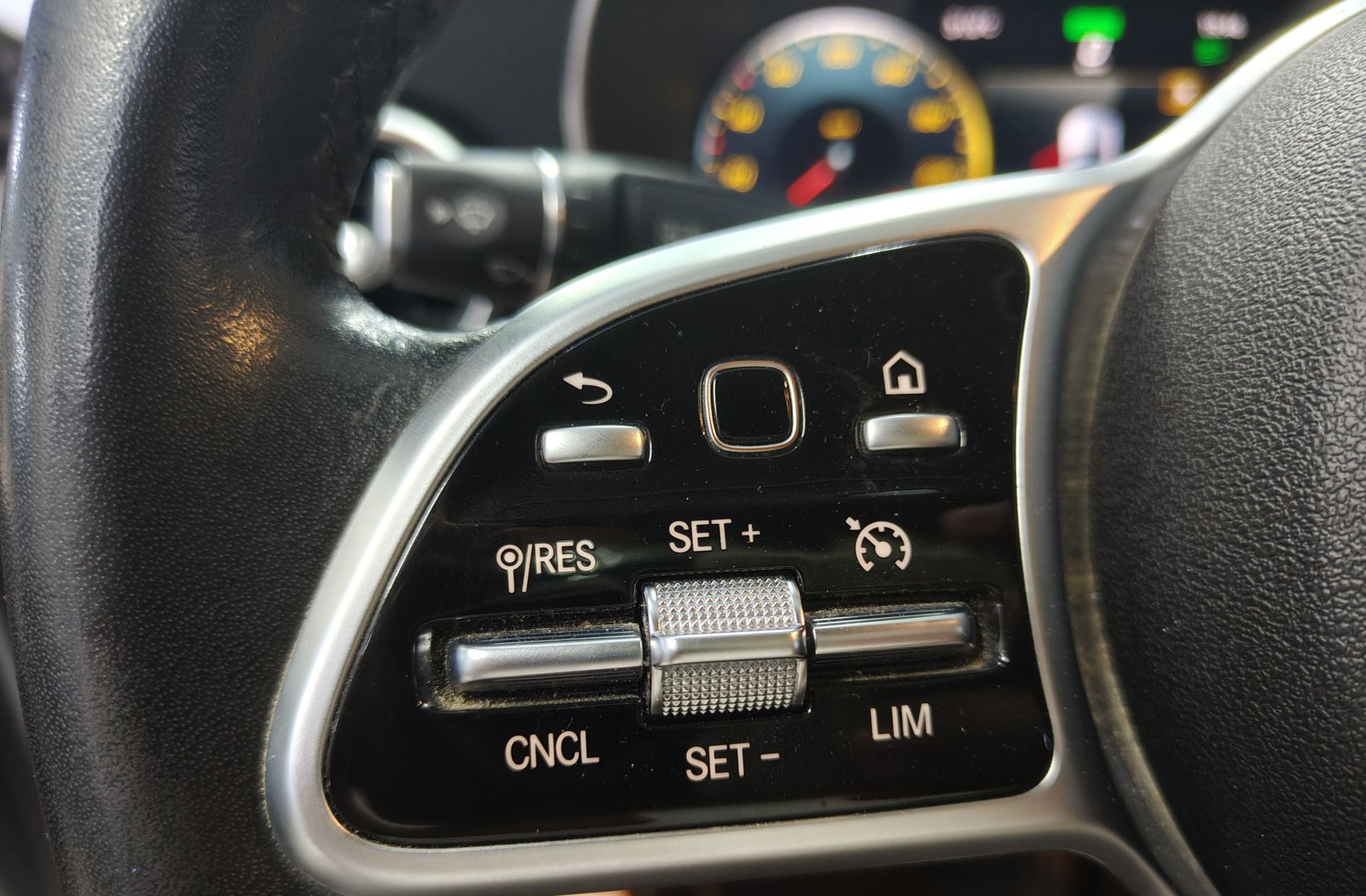 Mercedes-Benz Clase C C 200 Pack AMG - foto 34