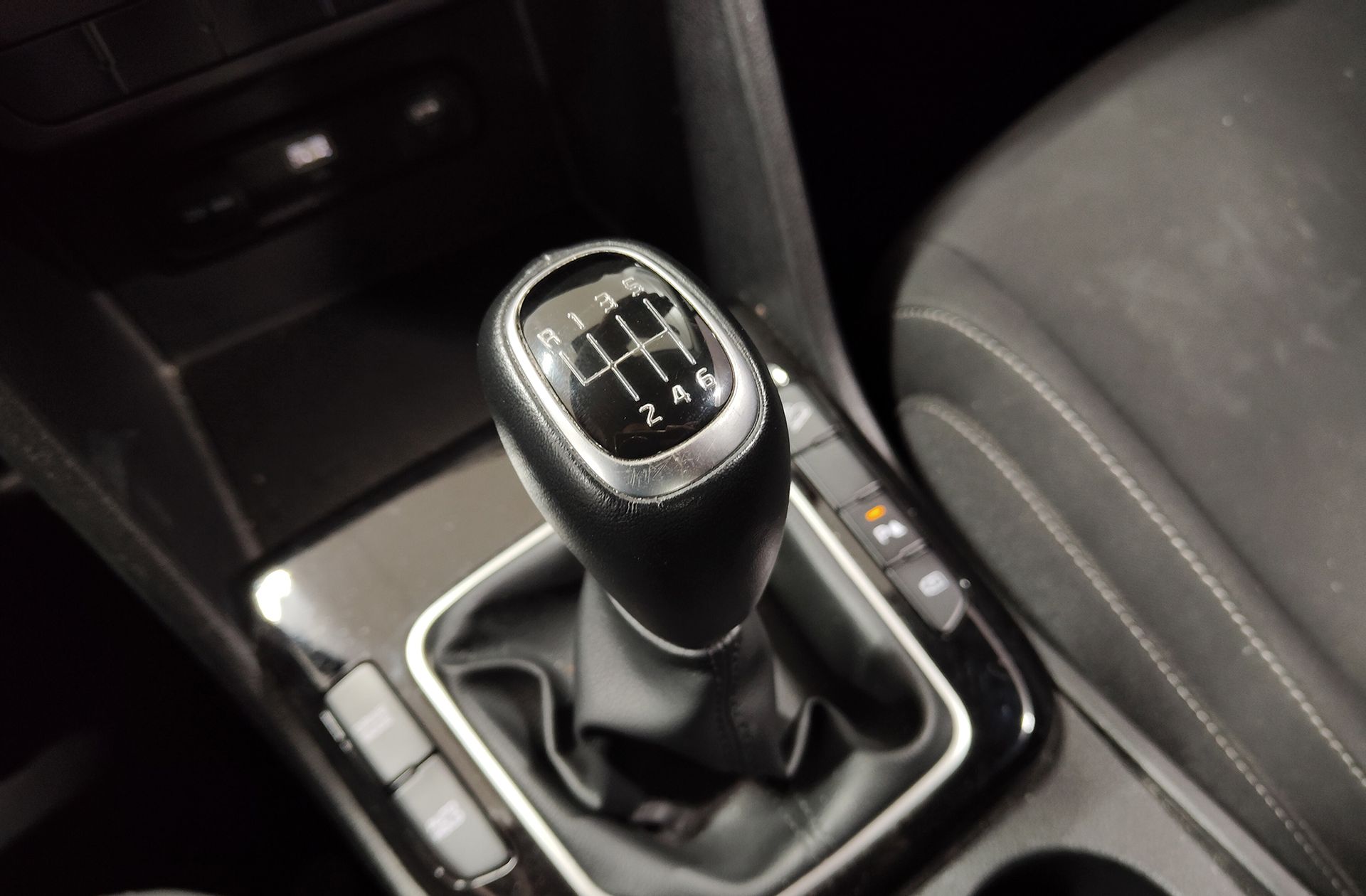Kia Sportage 1.6 CRDi MHEV Business 4x2 - foto 5