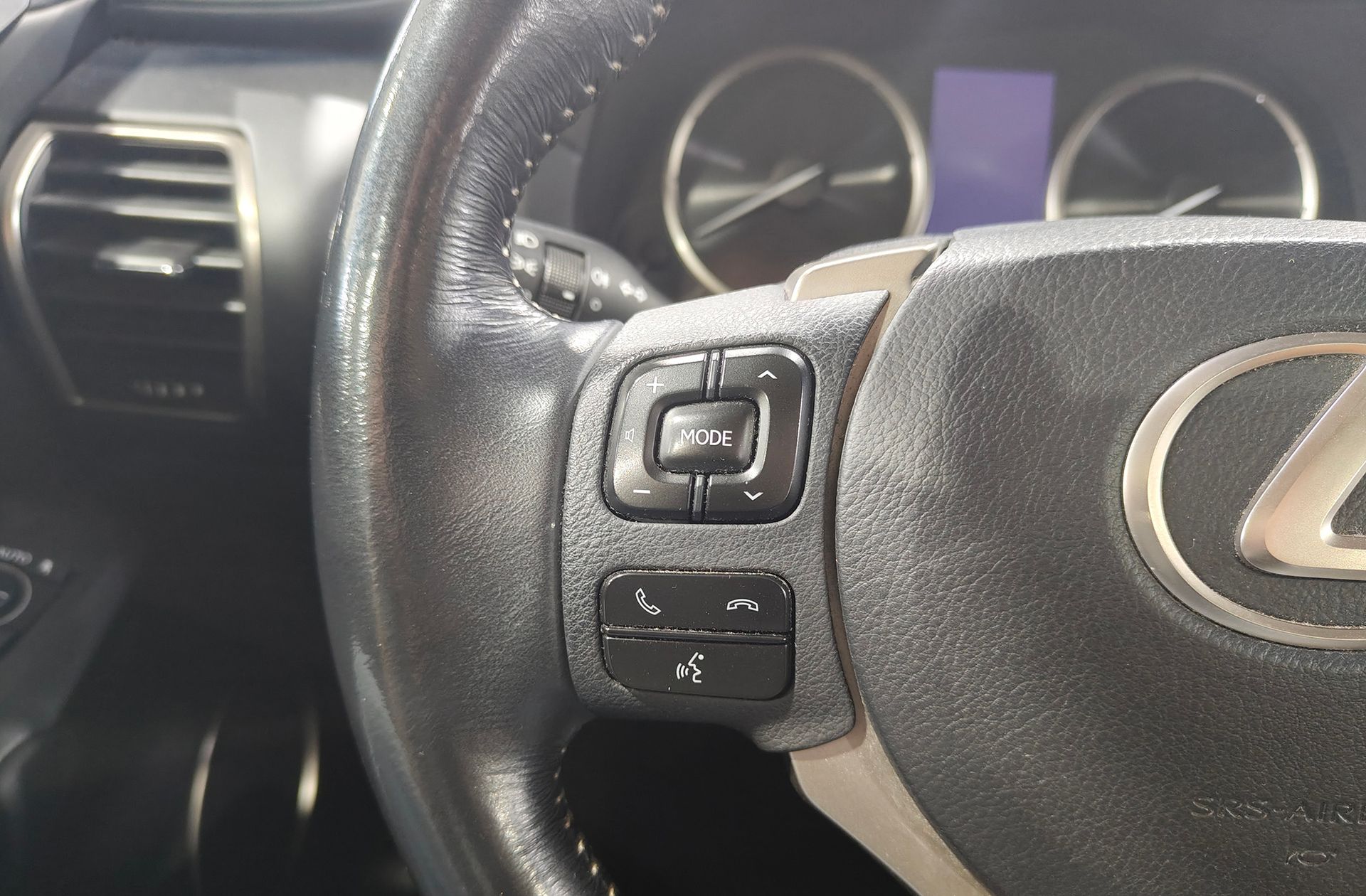 Lexus NX 300h Corporate 2WD - foto 23