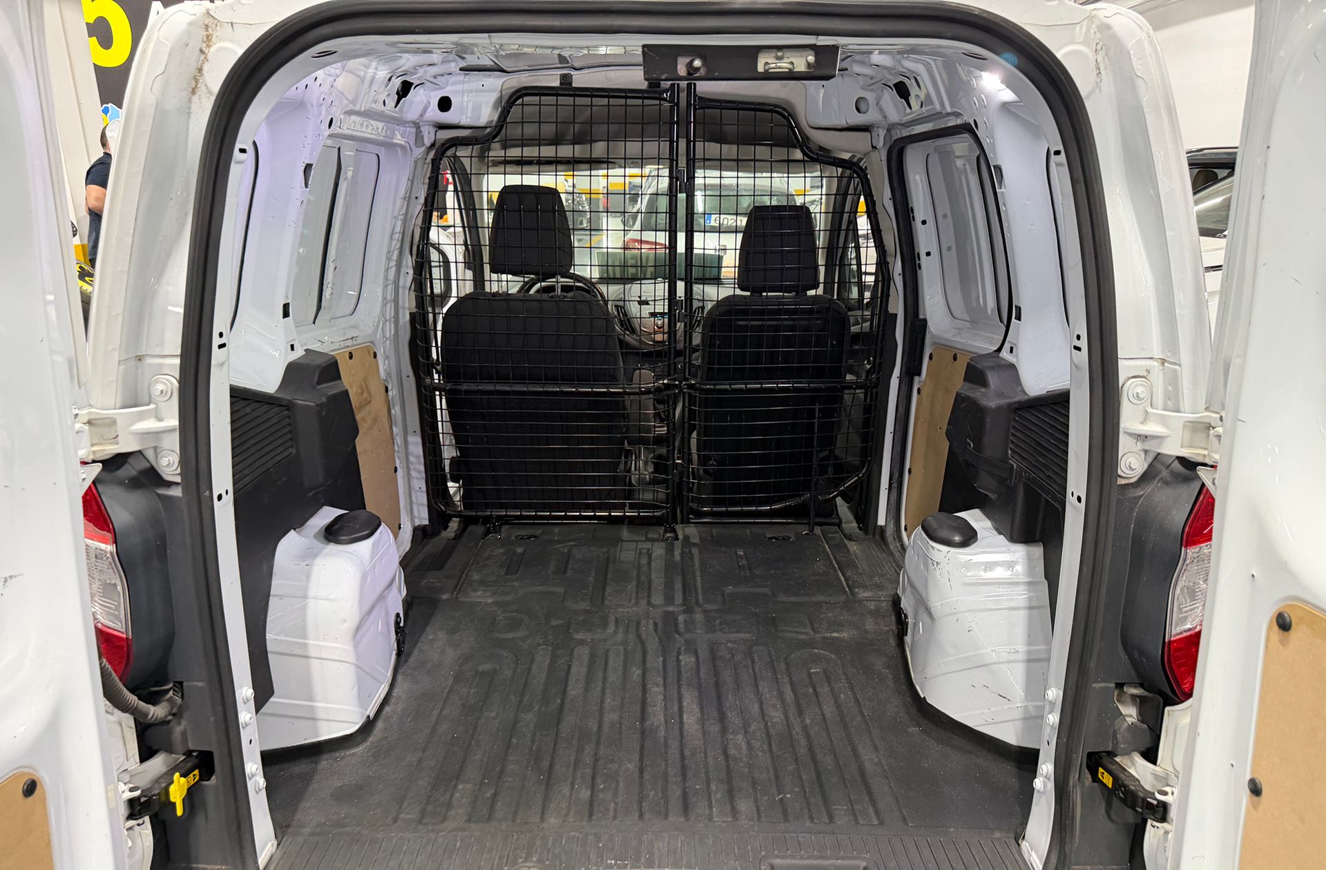 Ford Transit Furgon 1.5 TDCi Trend - foto 11