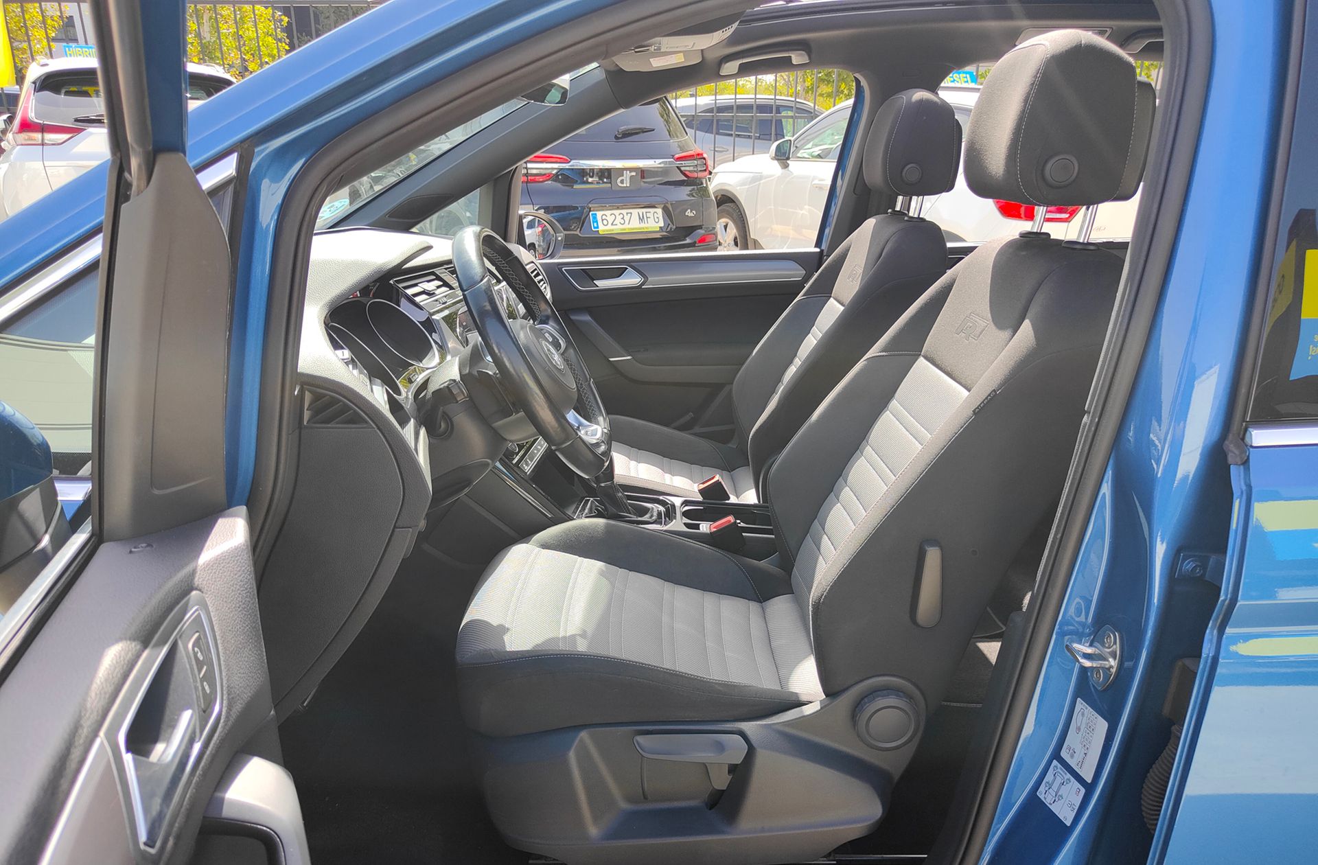 Volkswagen Touran Sport 2.0 TDI DSG R-Line - foto 12