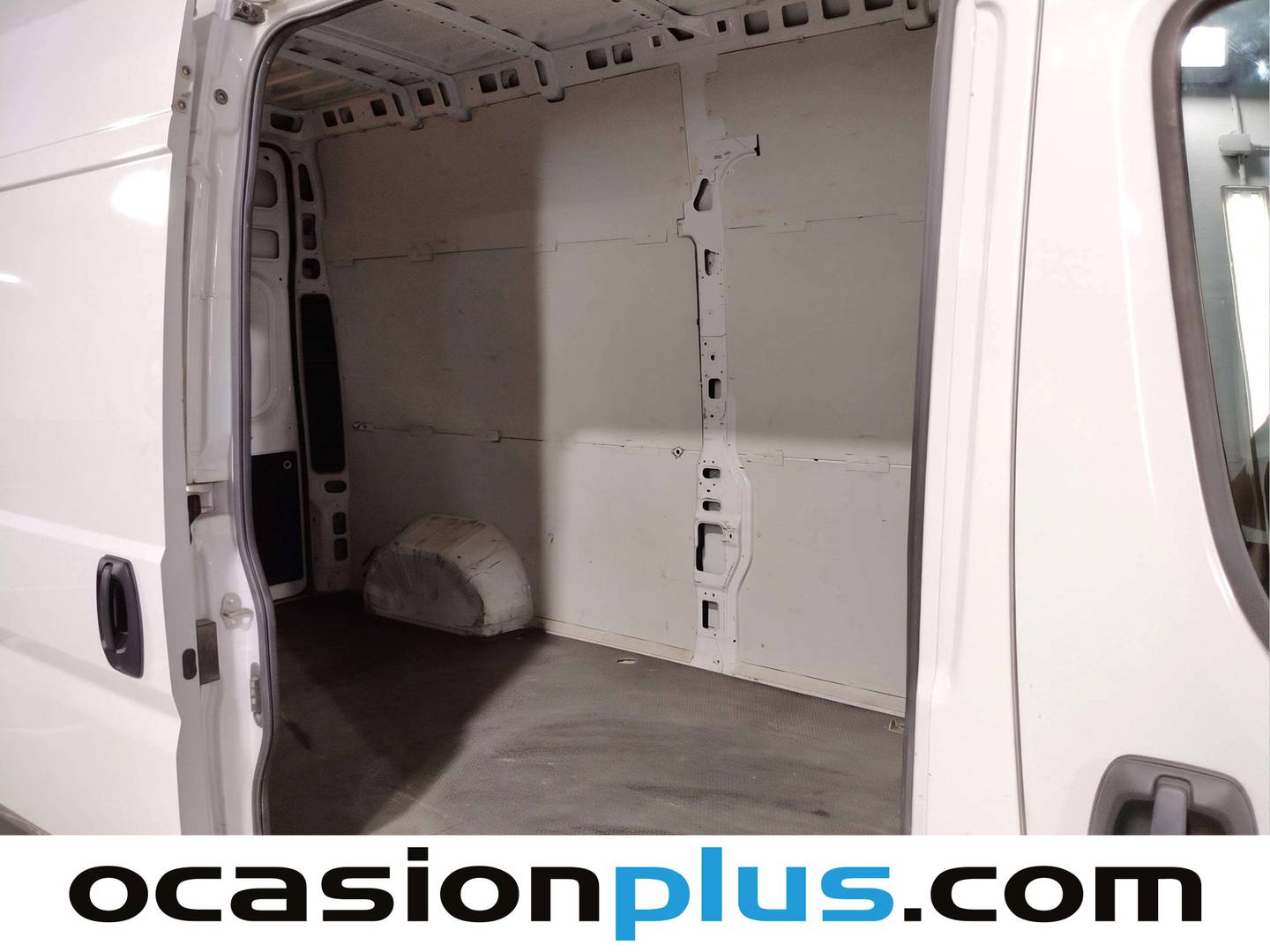 Foto asientos traseros Fiat Ducato Fiat Ducato Furgon 2.2 Multijet Easy Pro L3H3 (140 CV)