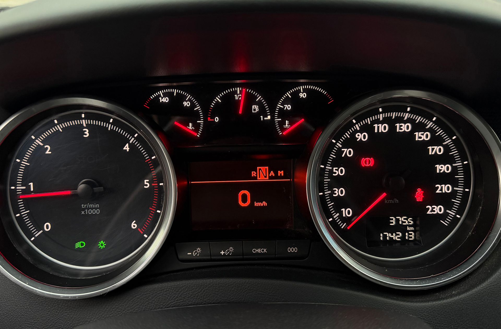 Peugeot 508 1.6 e-HDI BlueLion Active CMP - foto 21