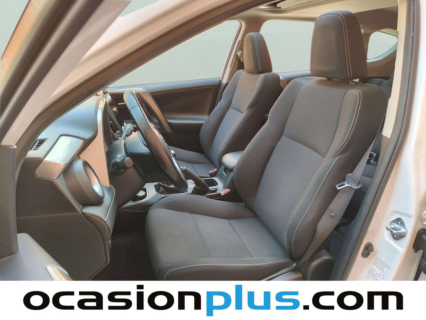 Foto asientos delanteros Toyota Rav4 Toyota Rav4 150D 2WD Advance (143 CV)