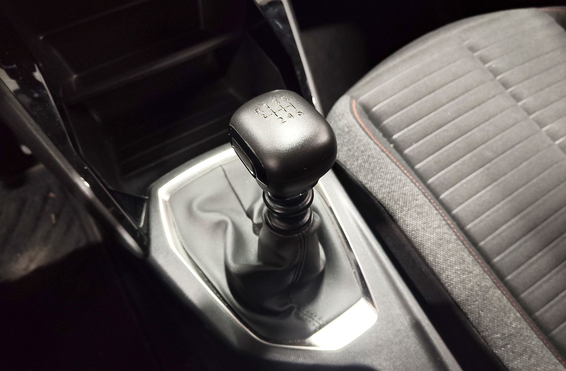 Peugeot 2008 PureTech 100 Active - foto 5