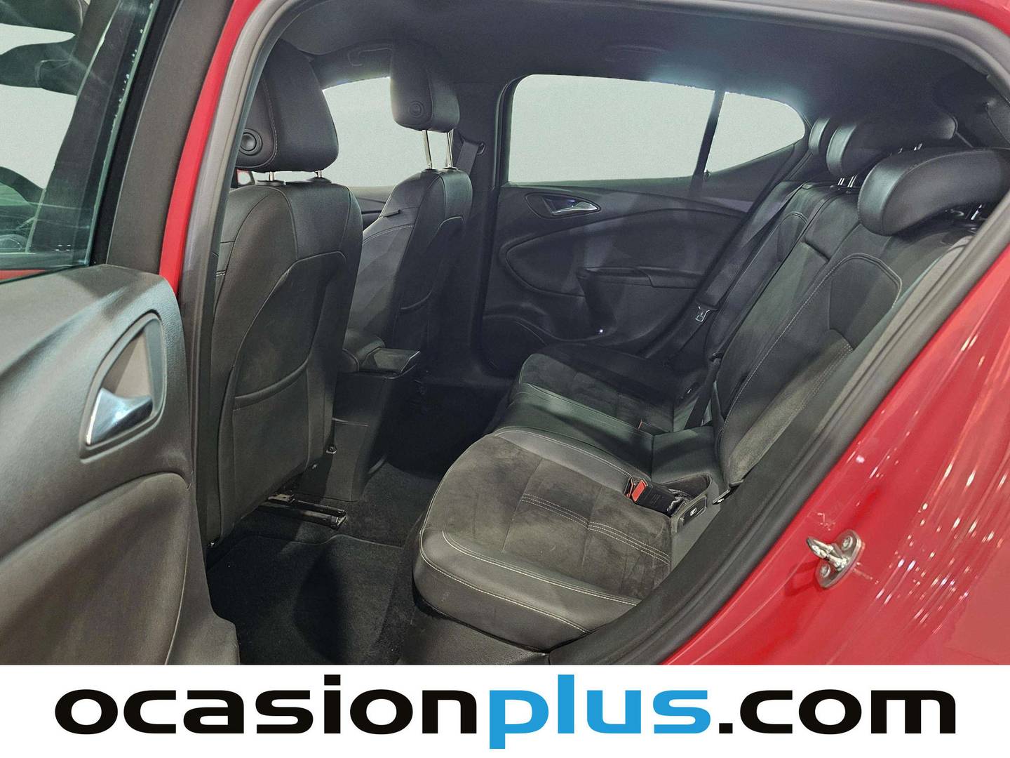 Foto asientos traseros Opel Astra Opel Astra 1.6 Turbo S&S GSi Line (200 CV)