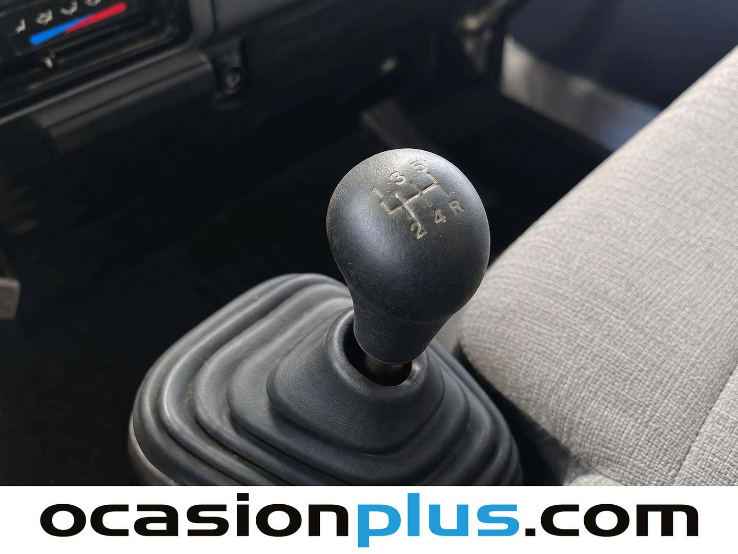 Nissan Cabstar E Nissan Cabstar Chasis 3.0 TL 120.35/1 corta (120 CV) de segunda mano