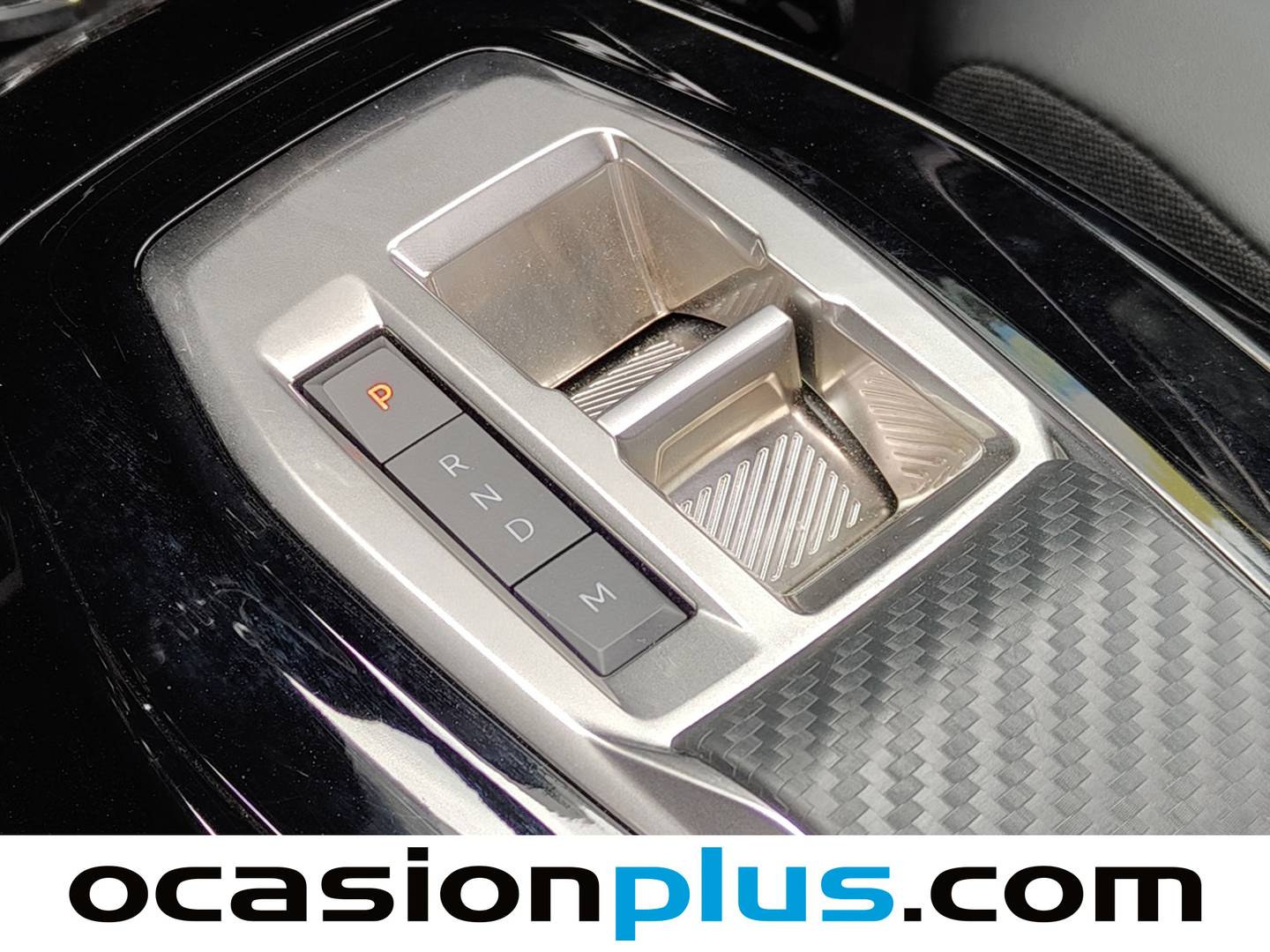 Foto Peugeot 2008 Peugeot 2008 Allure Hybrid eDCS6 (136 CV)