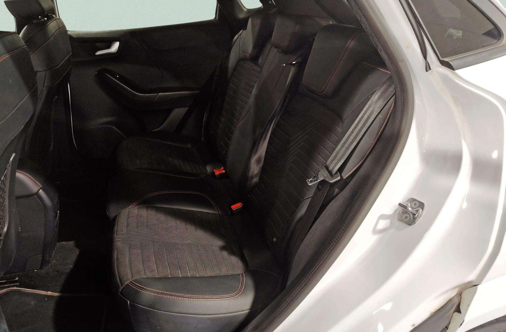 Ford Puma EcoBoost MHEV ST-Line X - foto 13