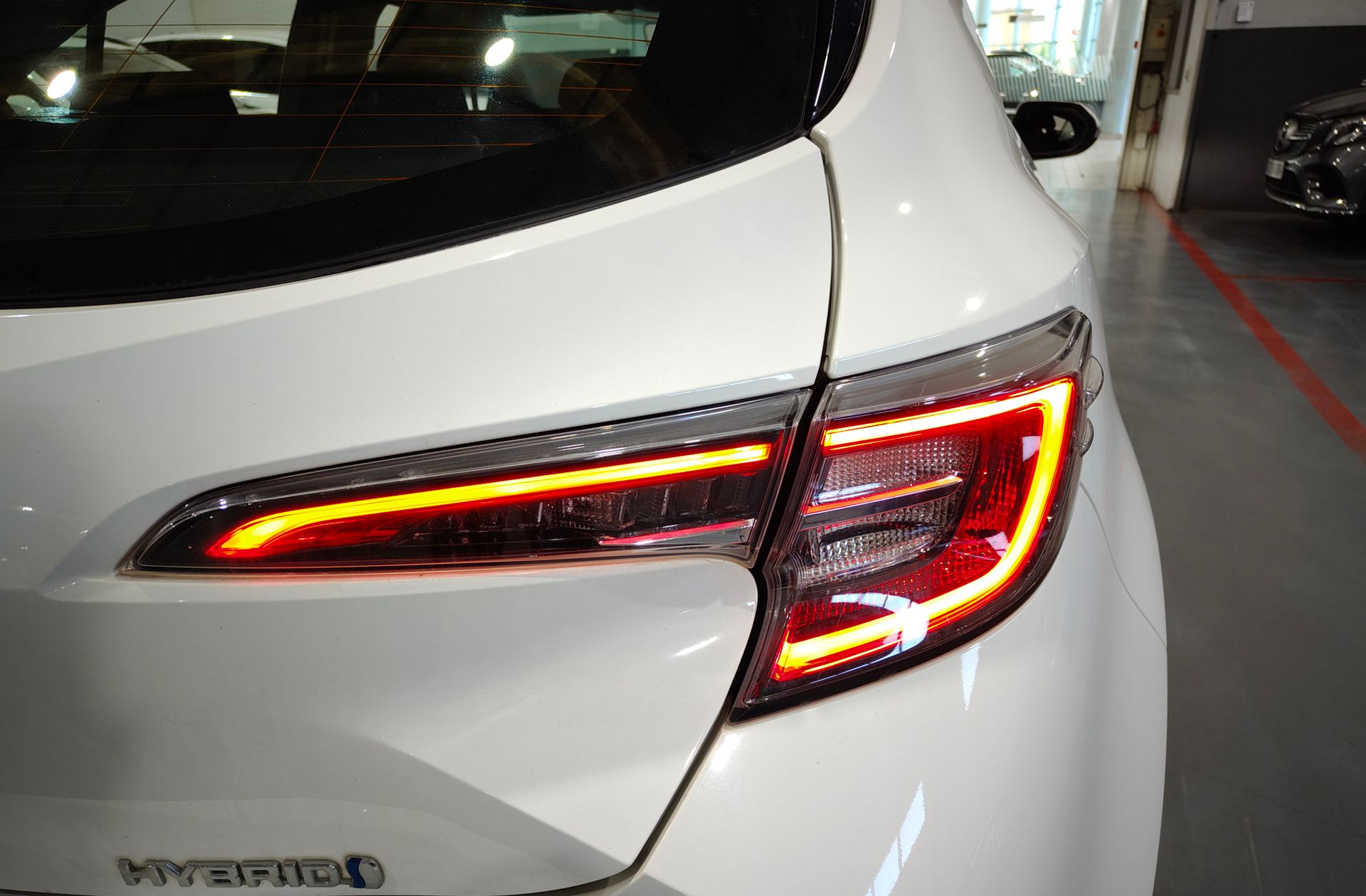 Toyota Corolla 1.8 125 Híbrido Active Tech E-CVT - foto 14