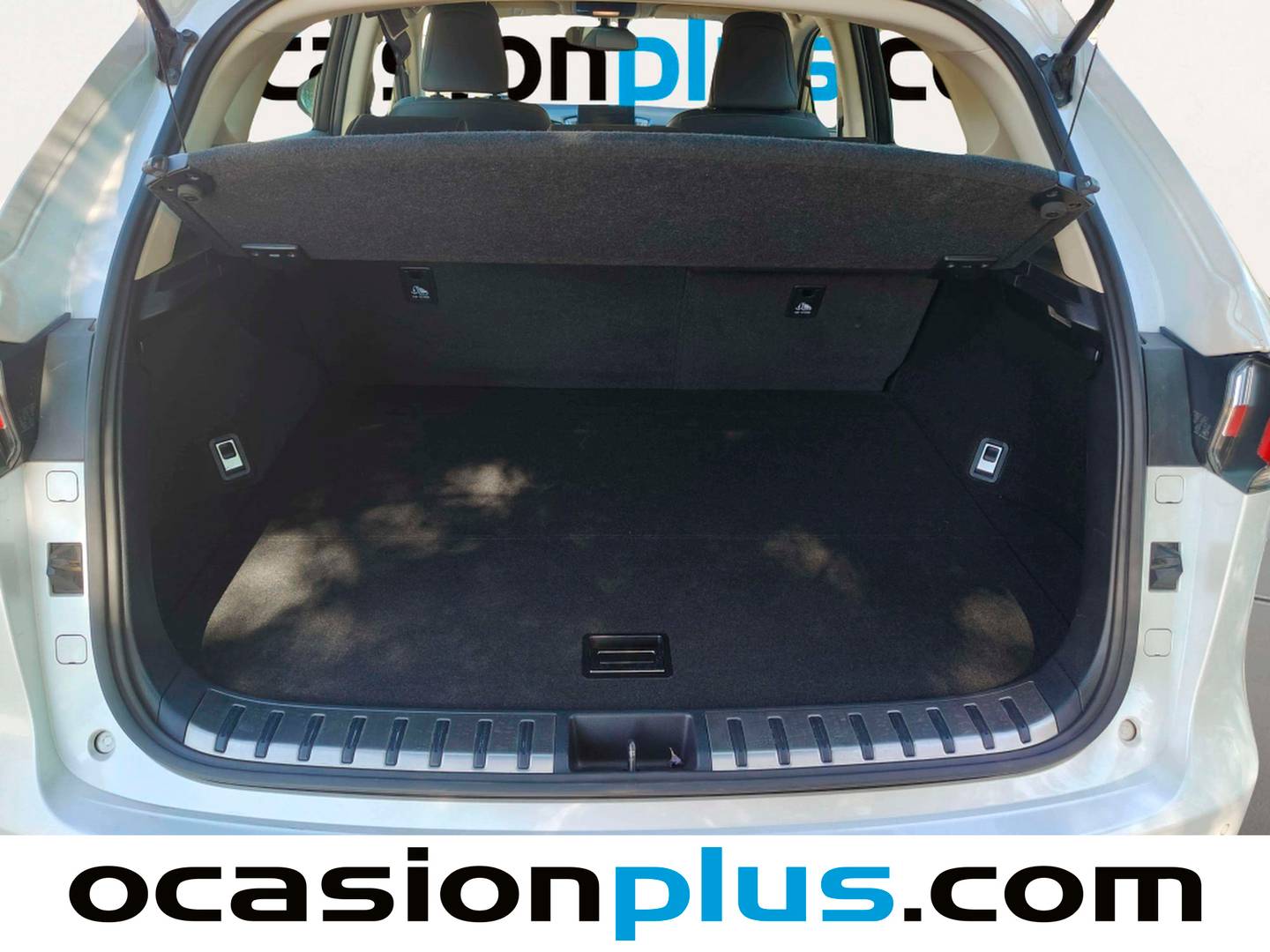 Fotos maletero Lexus NX Lexus NX 300h Executive 4WD Tecno + Navibox (197 CV)
