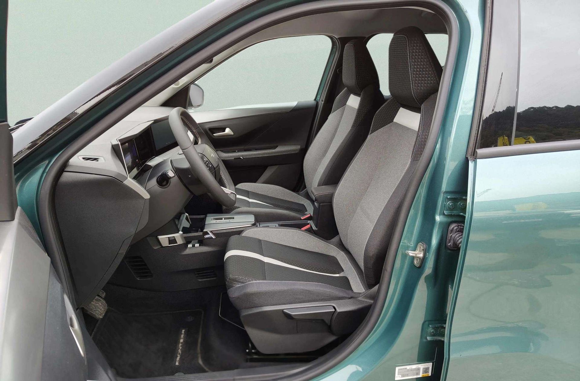 Opel Frontera 1.2T XHT Hybrid eDCT6 GS - foto 12