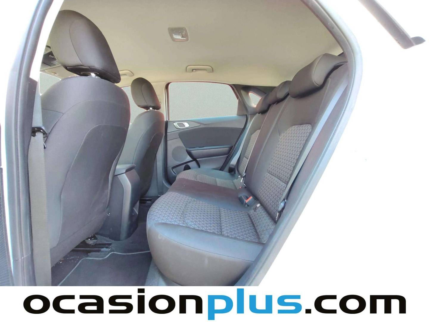 Foto asientos traseros KIA Ceed KIA Ceed 1.0 T-GDi Concept (100 CV)