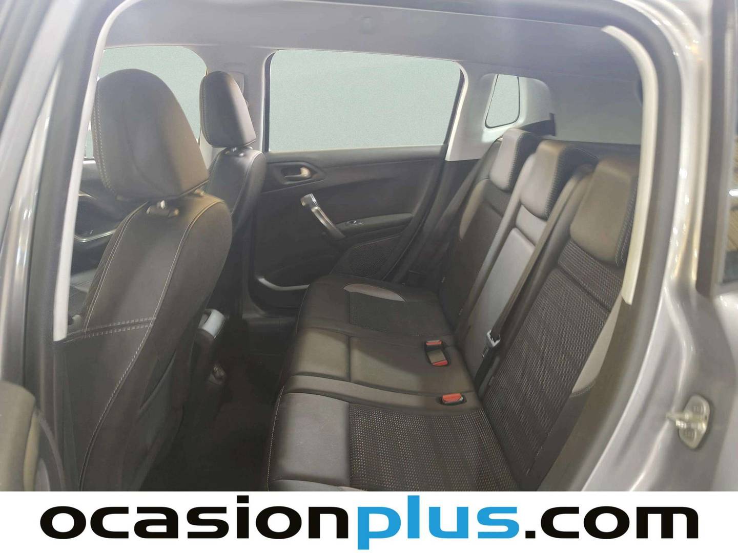 Foto asientos traseros Peugeot 2008 Peugeot 2008 PureTech 110 S&S Allure (110 CV)