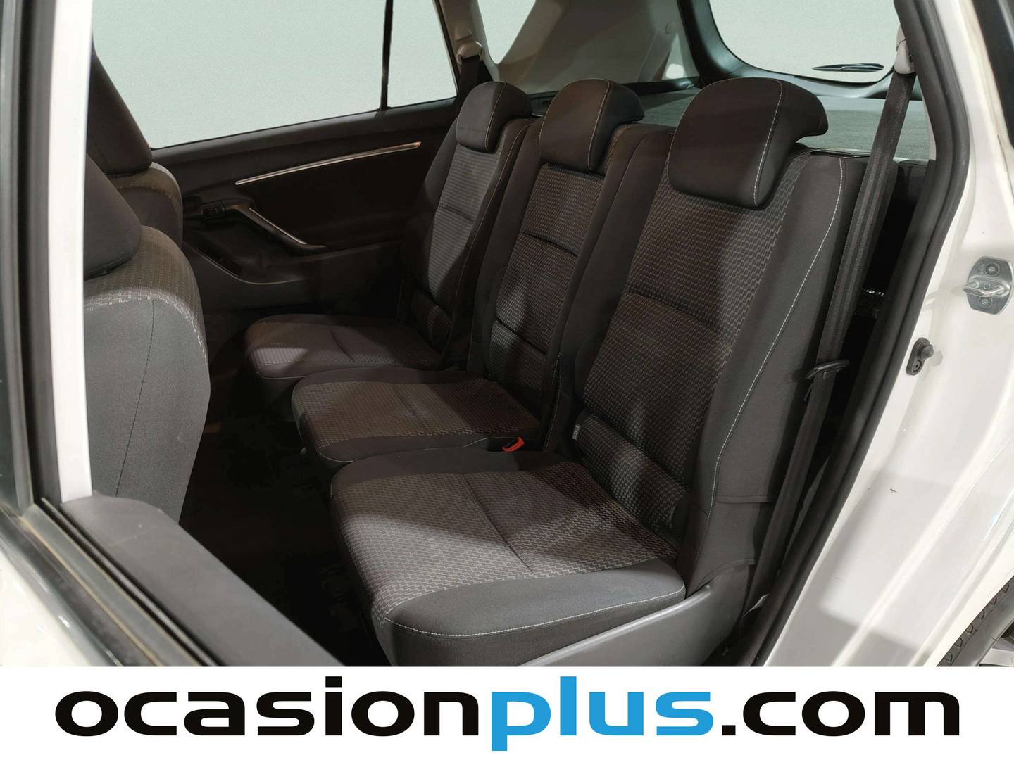 Foto asientos traseros Toyota Verso Toyota Verso 130 Advance (132 CV)