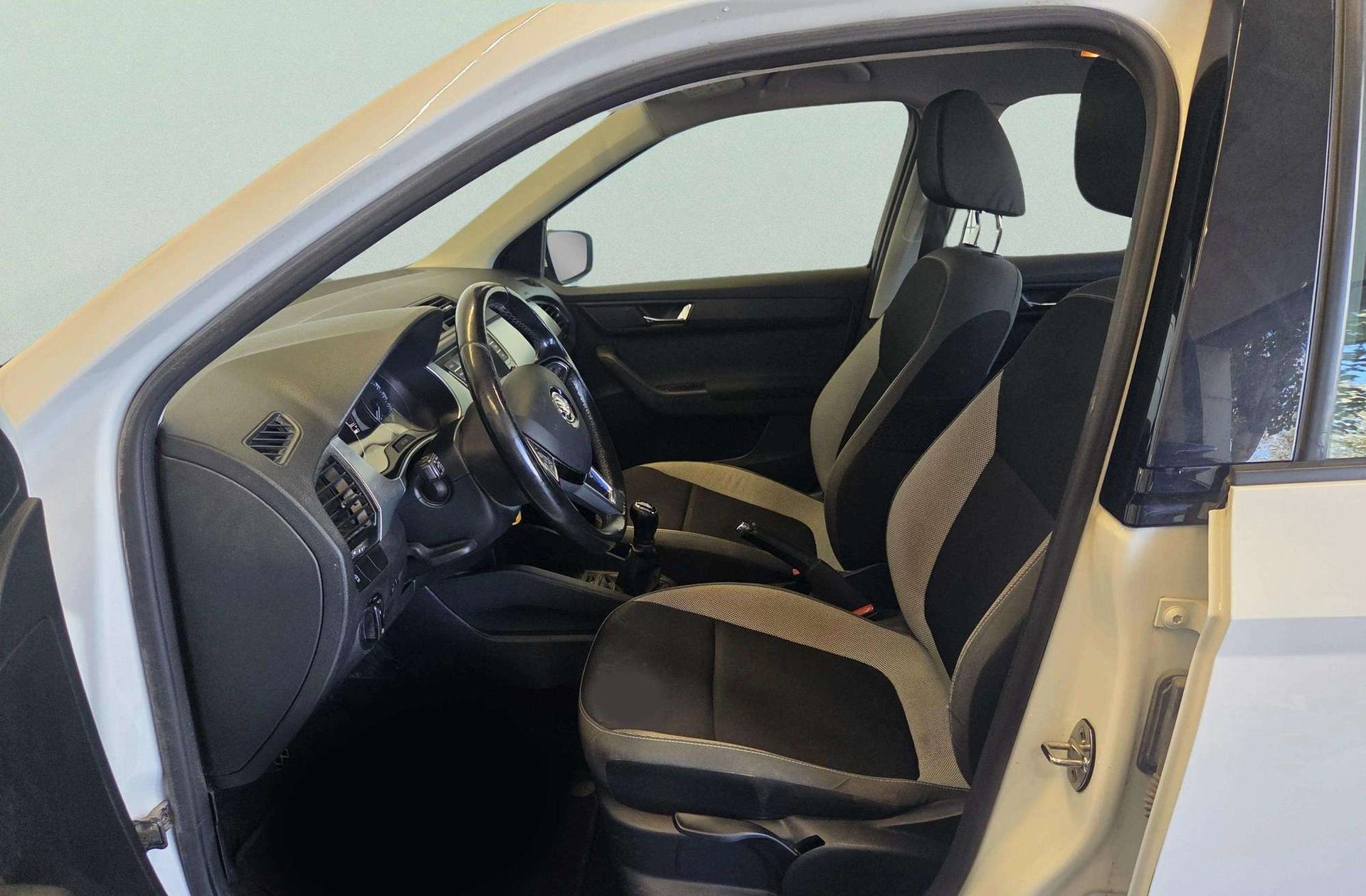 Škoda Fabia 1.0 MPI Like - foto 8