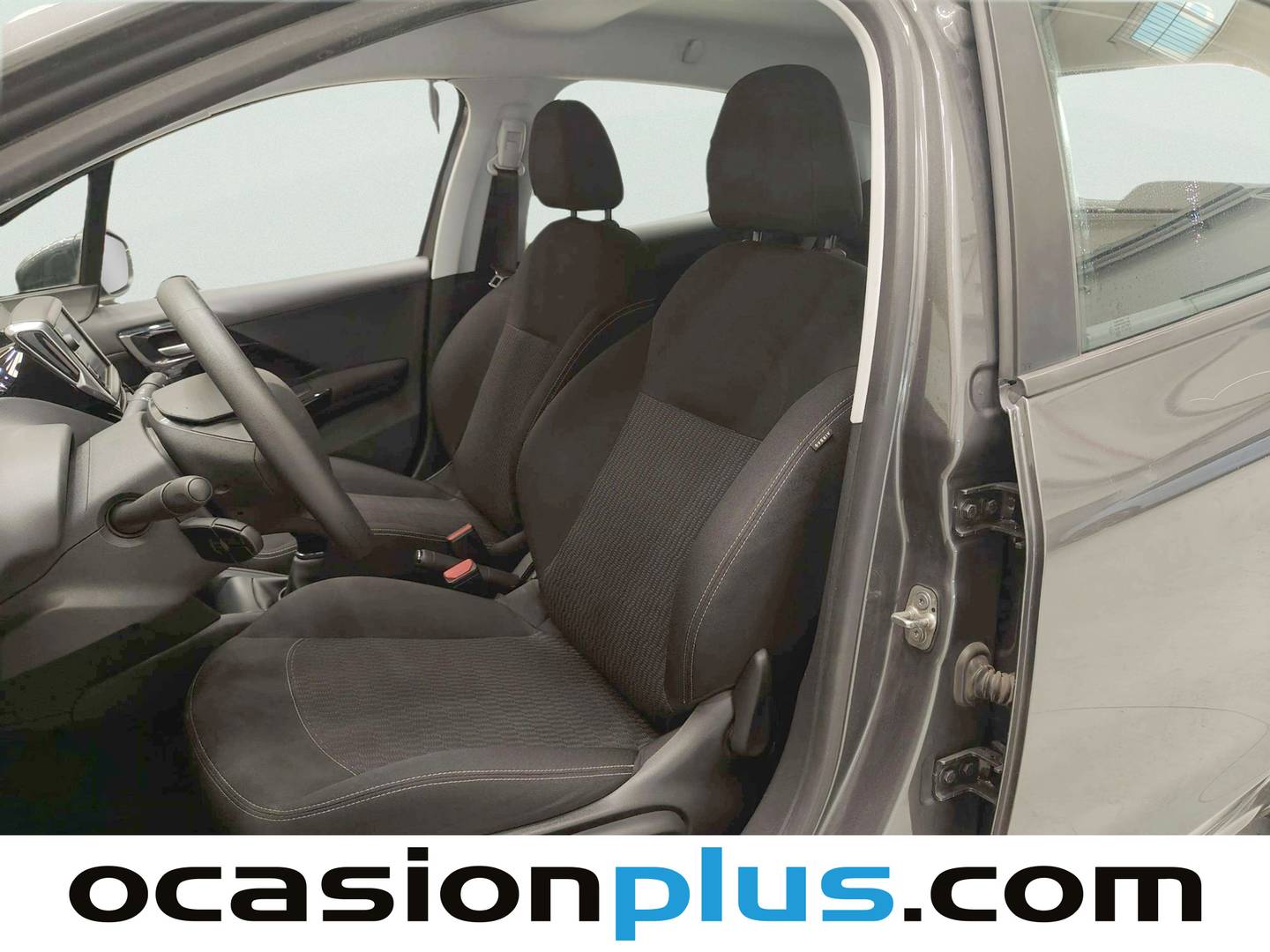 Foto asientos delanteros Peugeot 208 Peugeot 208 PureTech 82 Active (82 CV)