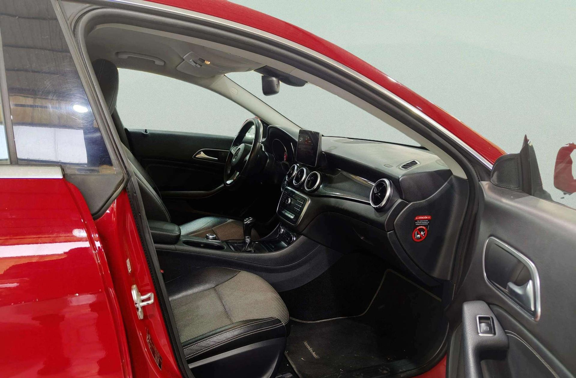 Mercedes-Benz CLA 200 - foto 16