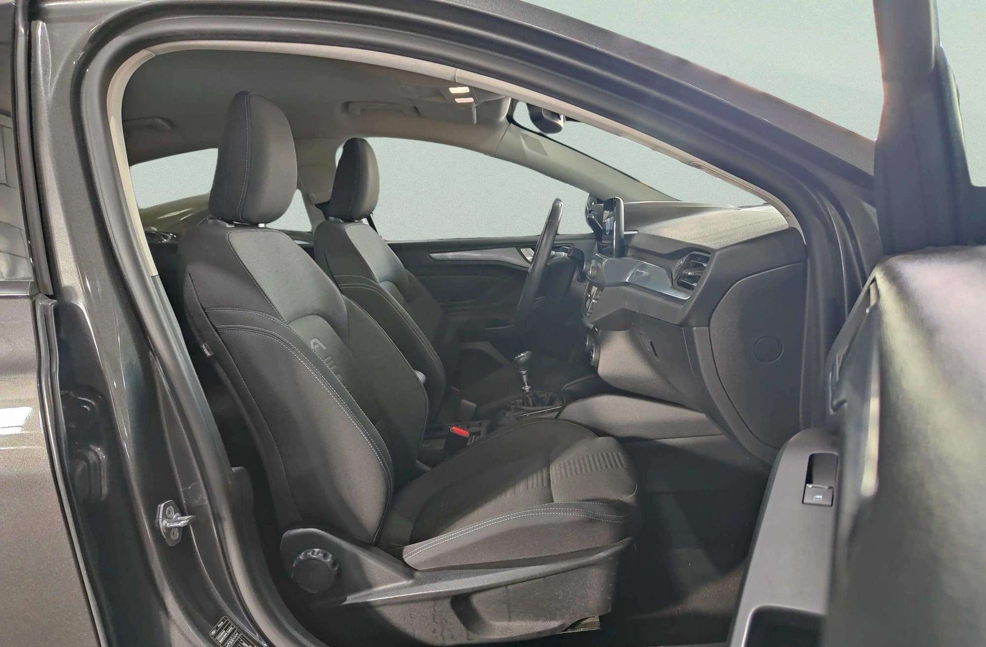 Ford Focus 1.0 EcoBoost Active - foto 21