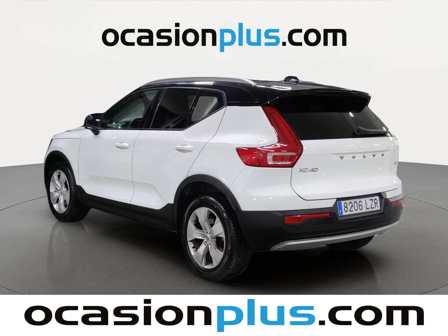Foto trasera Volvo XC40 Volvo XC40 B3 G Momentum Pro Auto (163 CV) izquierda