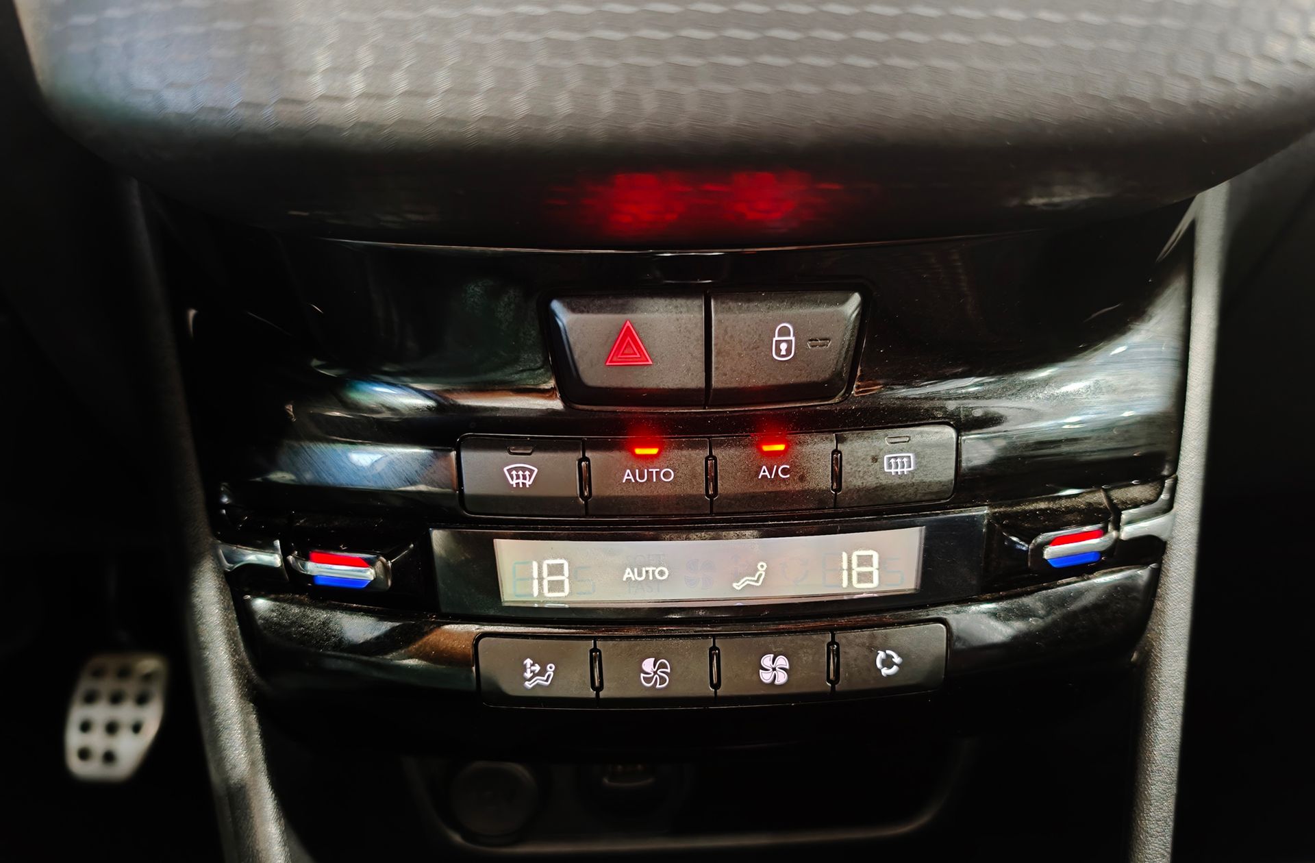 Peugeot 2008 PureTech 130 GT Line - foto 30