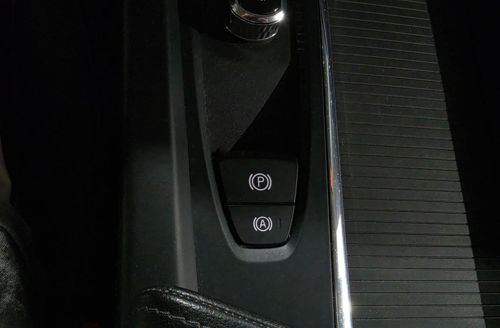 Volvo XC60 T4 Momentum - foto 31