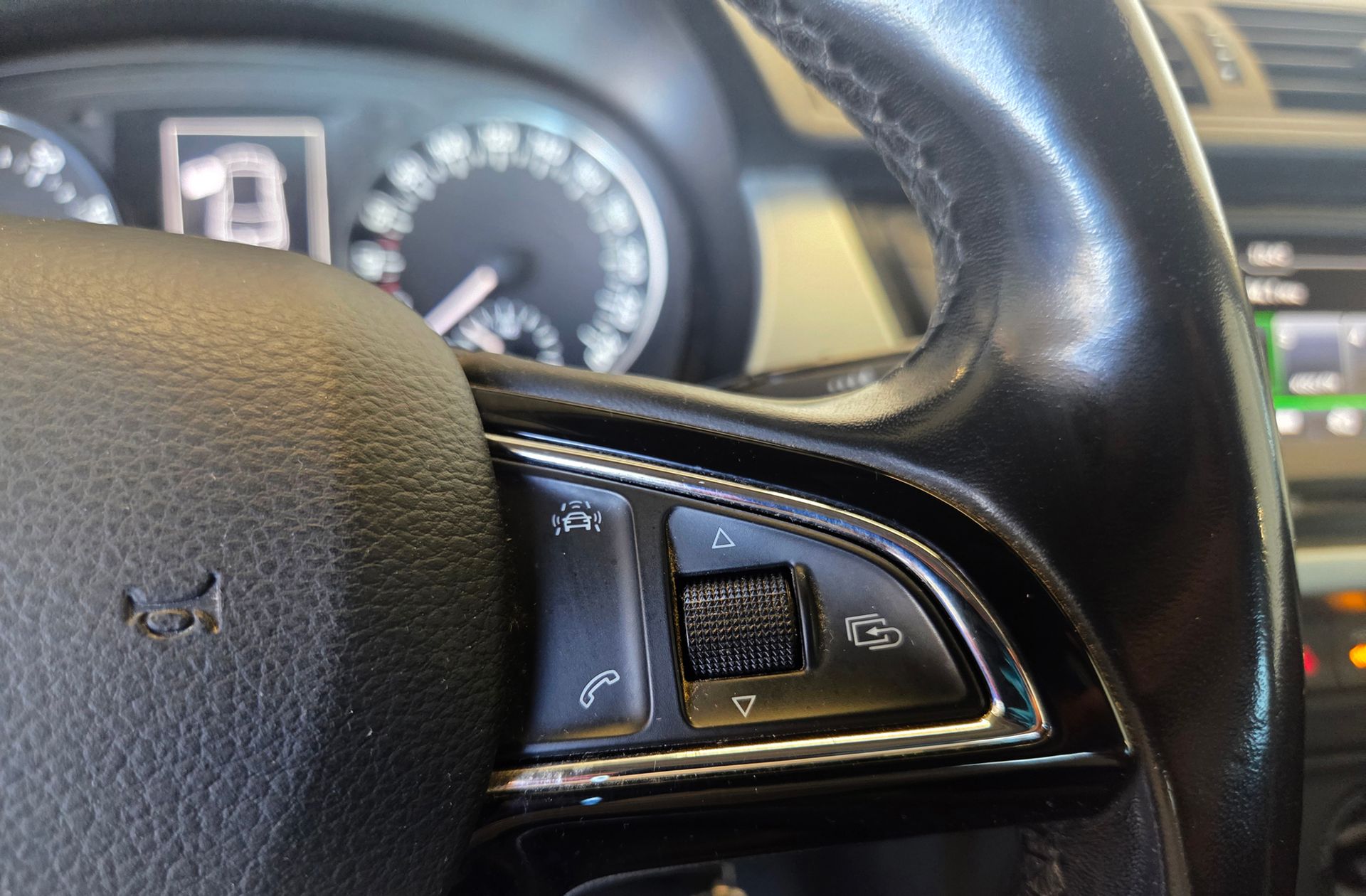 Škoda Fabia 1.0 MPI Like - foto 24
