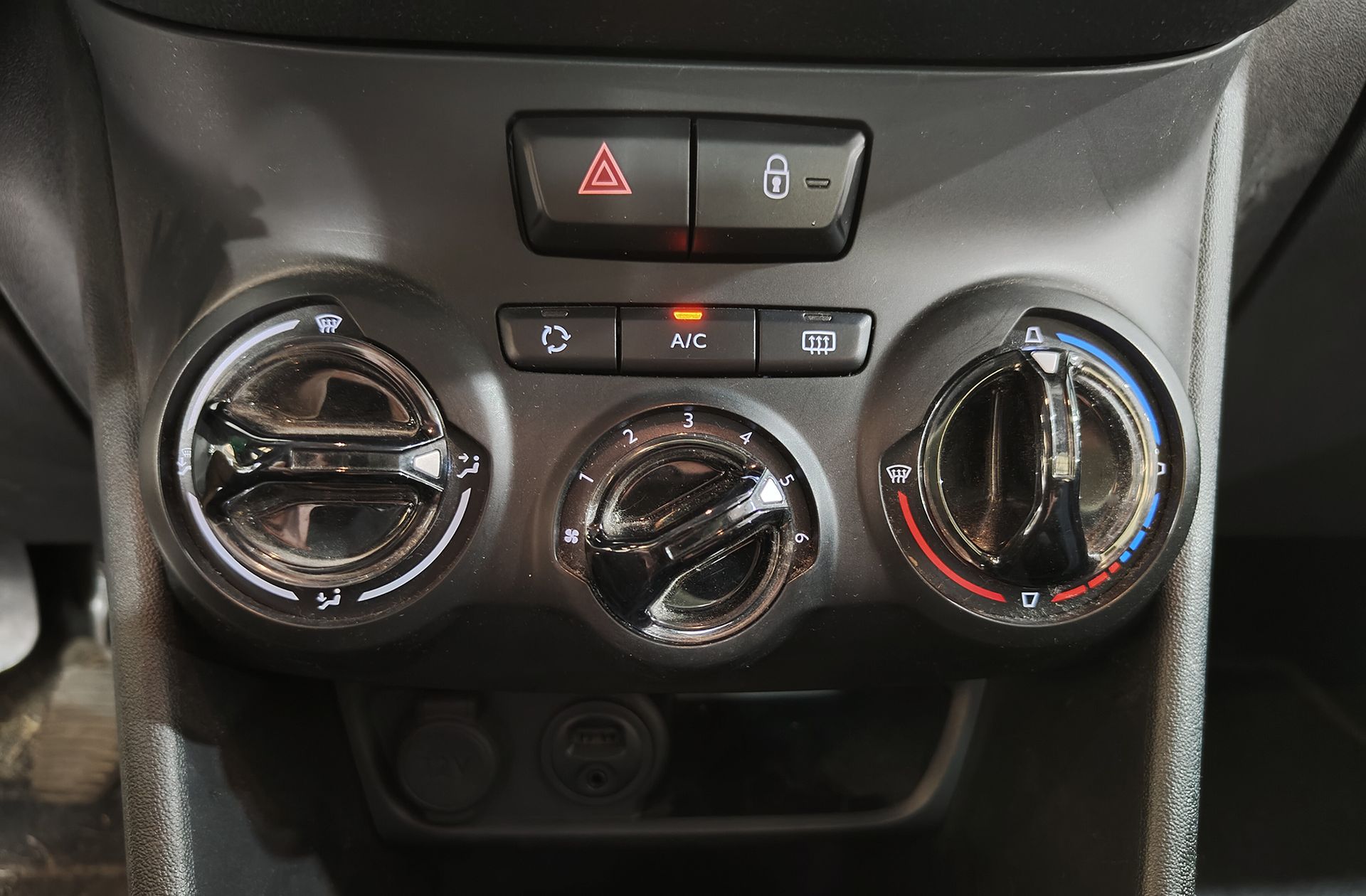 Peugeot 208 1.2 PureTech Active - foto 28