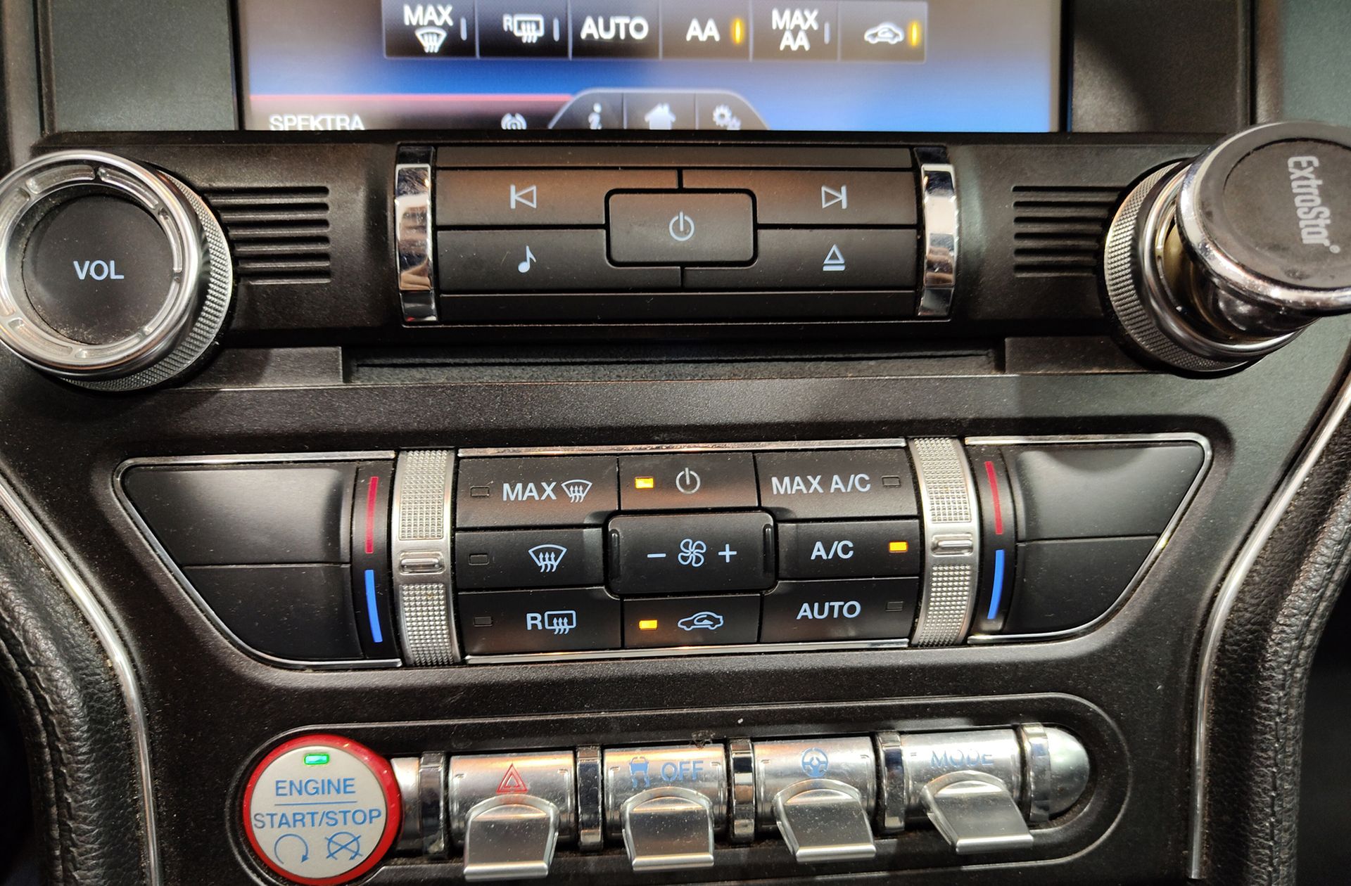 Ford Mustang 2.3 EcoBoost Convertible - foto 34