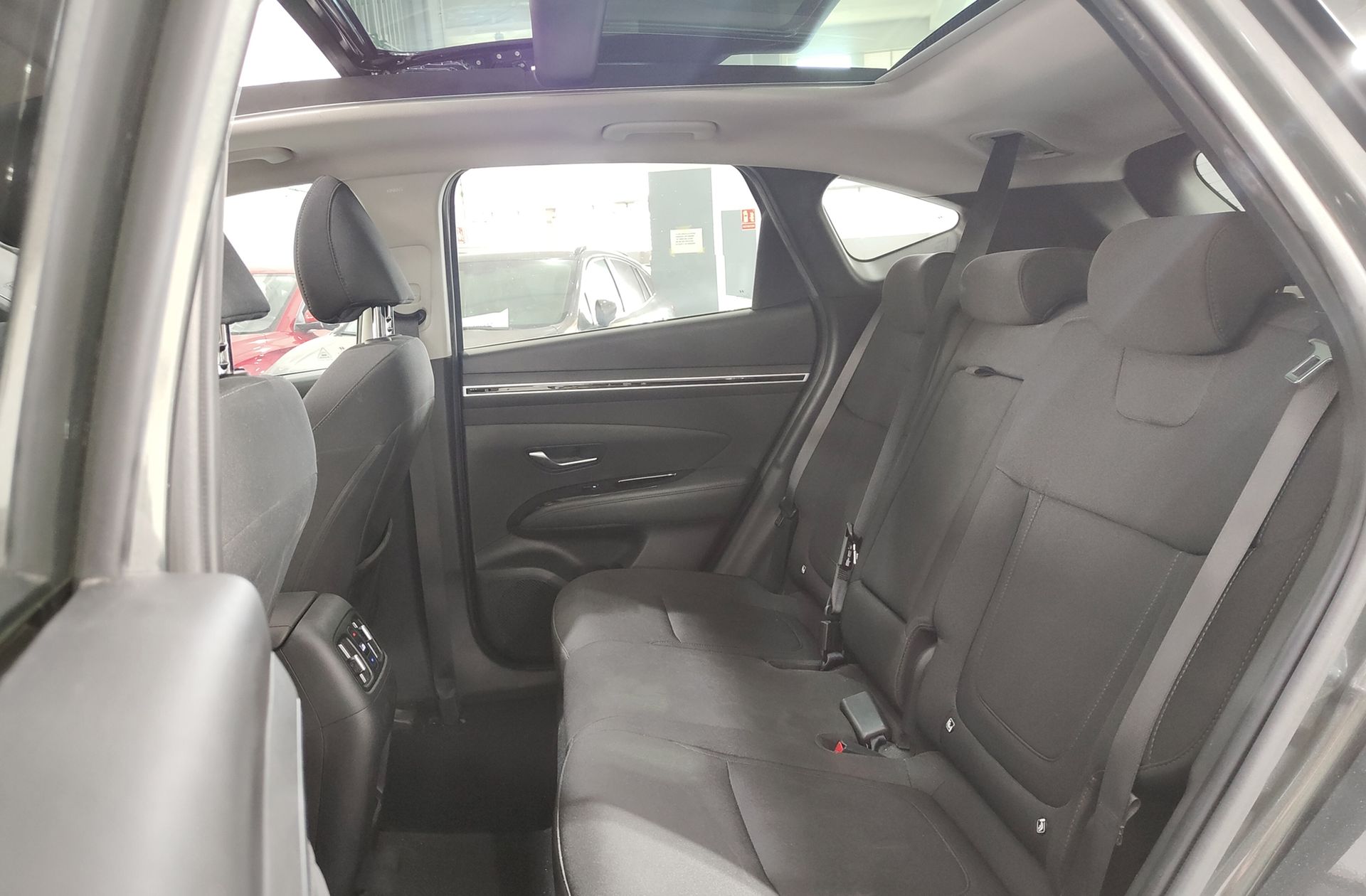 Hyundai Tucson 1.6 T-GDi PHEV Tecno Sky 4x4 - foto 13