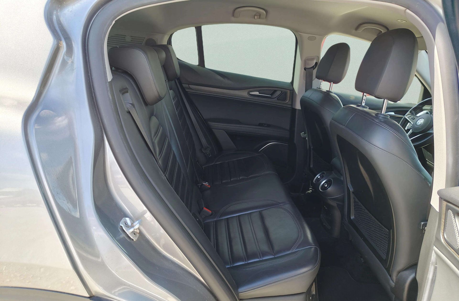 Alfa Romeo Stelvio 2.0 Petrol First Edition (I) Q4 - foto 17